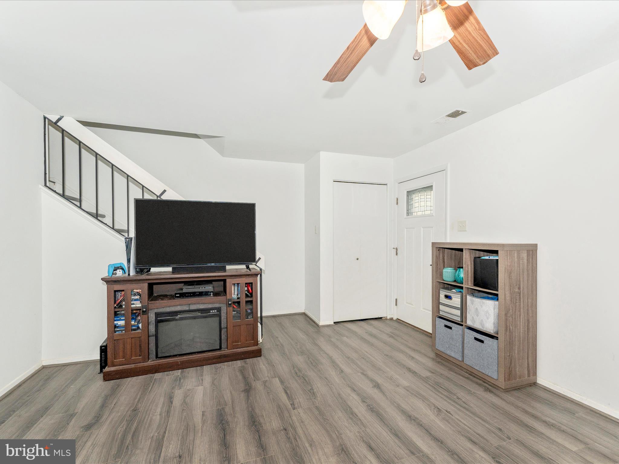 HAMPSTEAD VALLEY - Residential