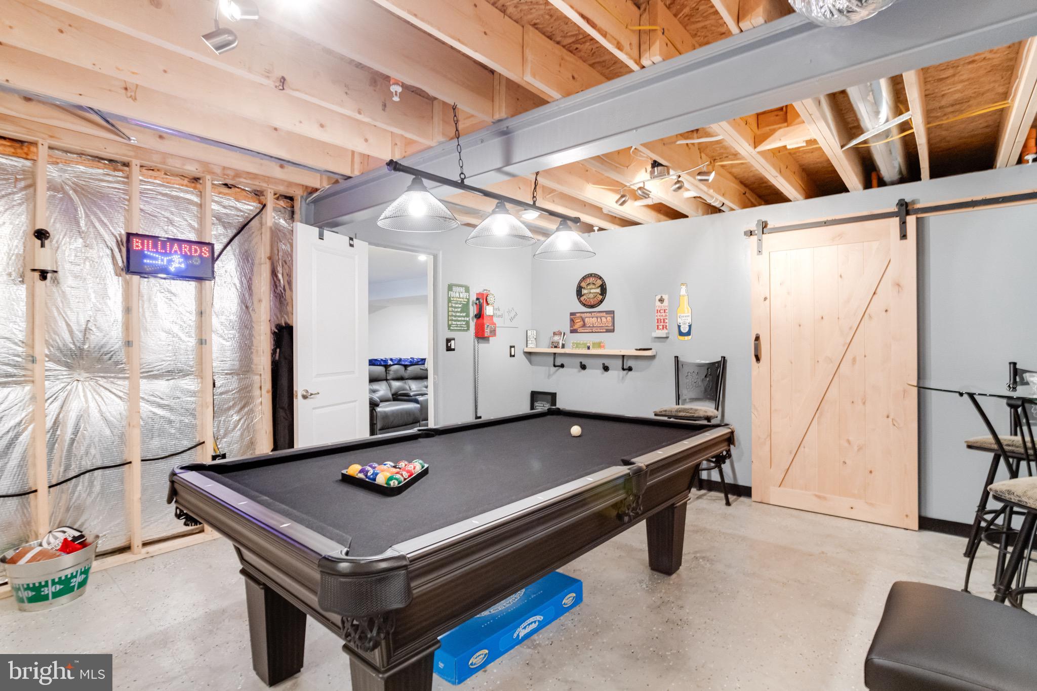 HAWKINS MANOR - Residential