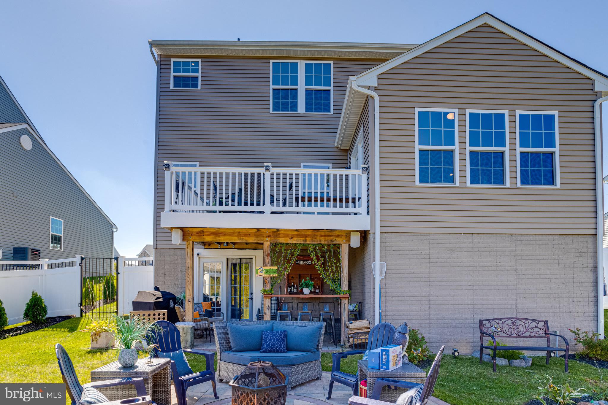 HAWKINS MANOR - Residential