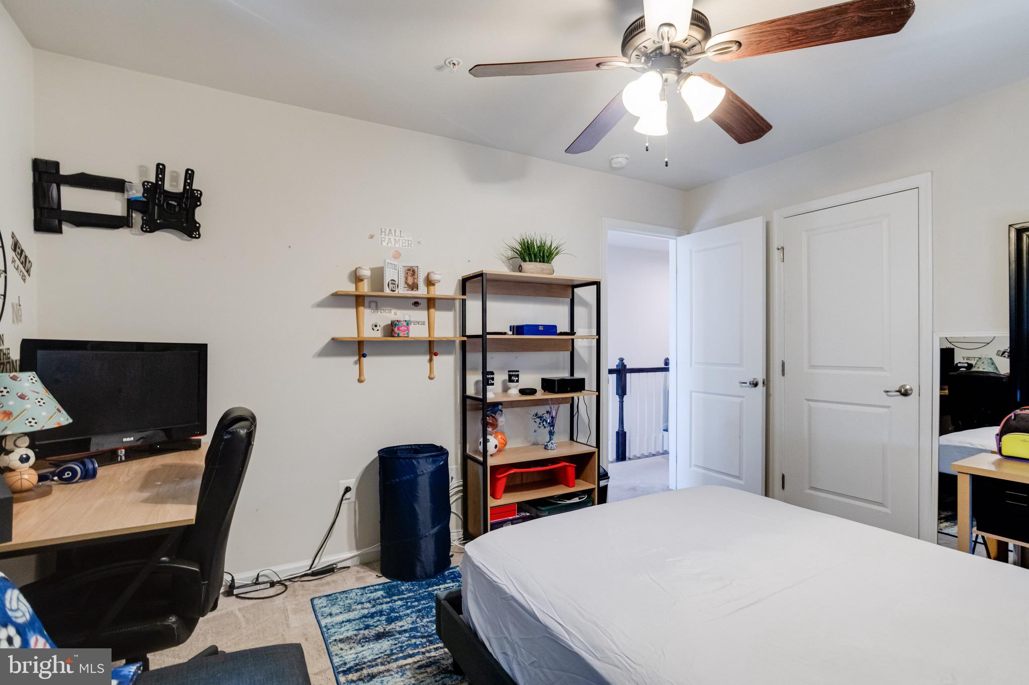 HAWKINS MANOR - Residential