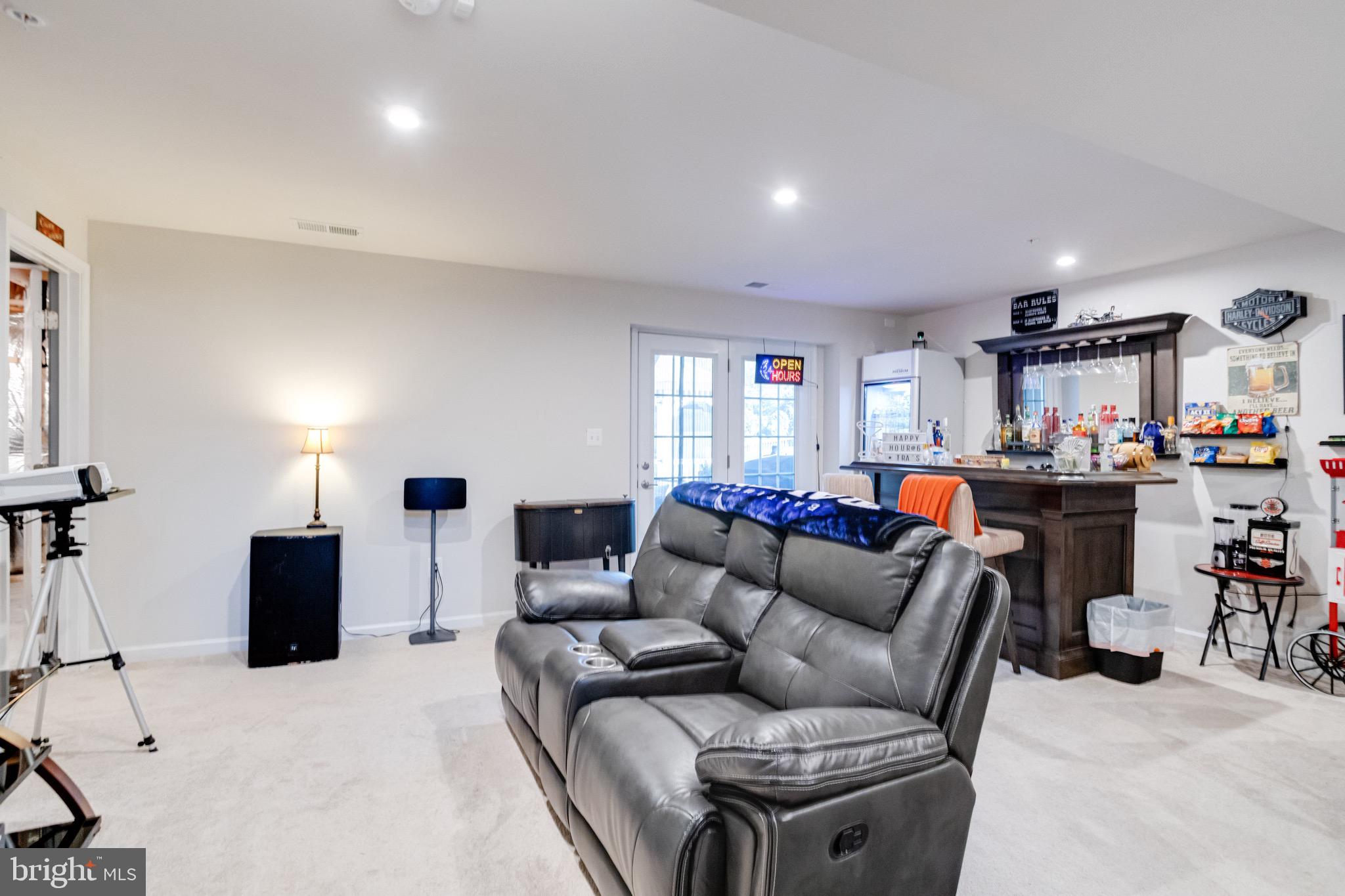 HAWKINS MANOR - Residential