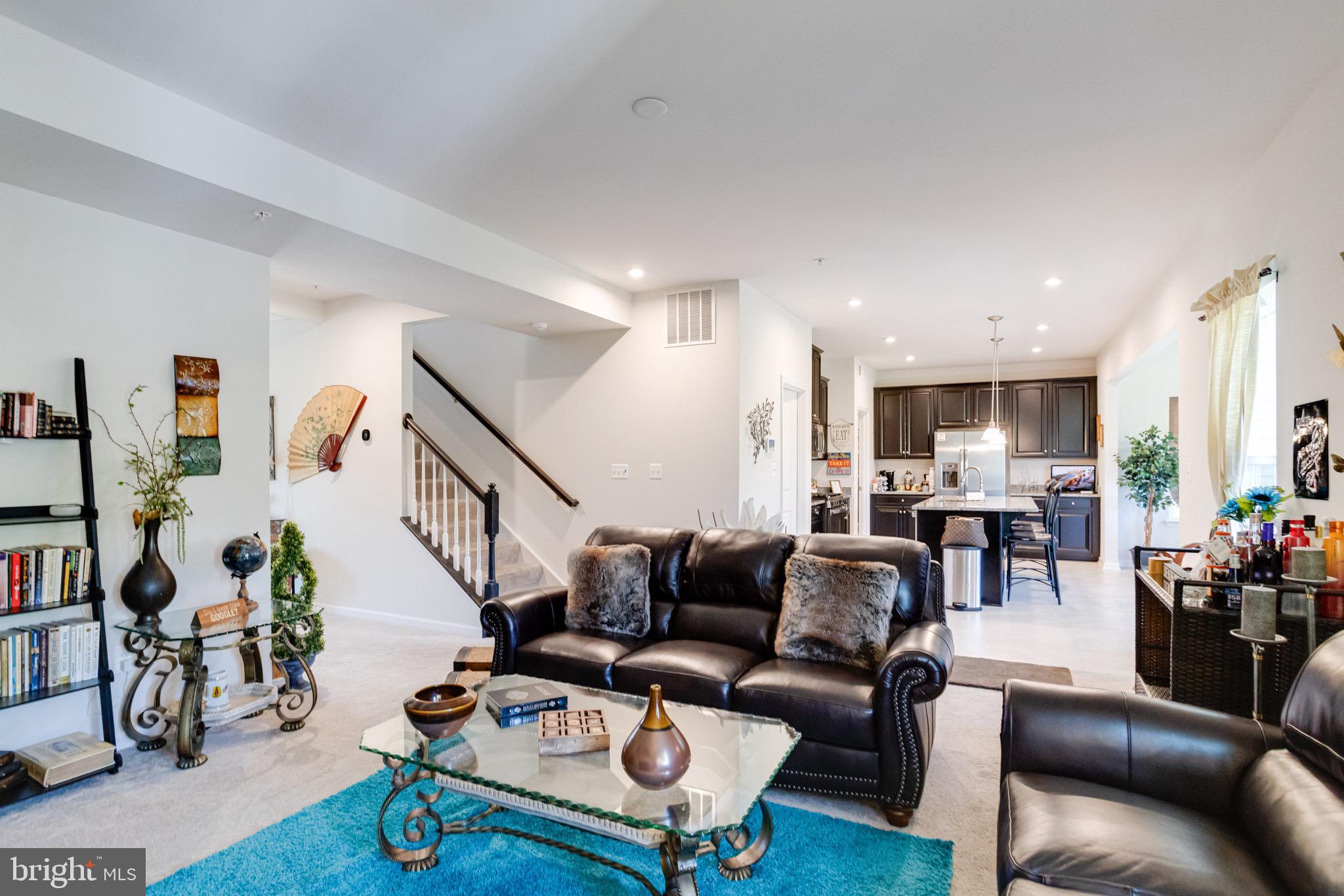 HAWKINS MANOR - Residential