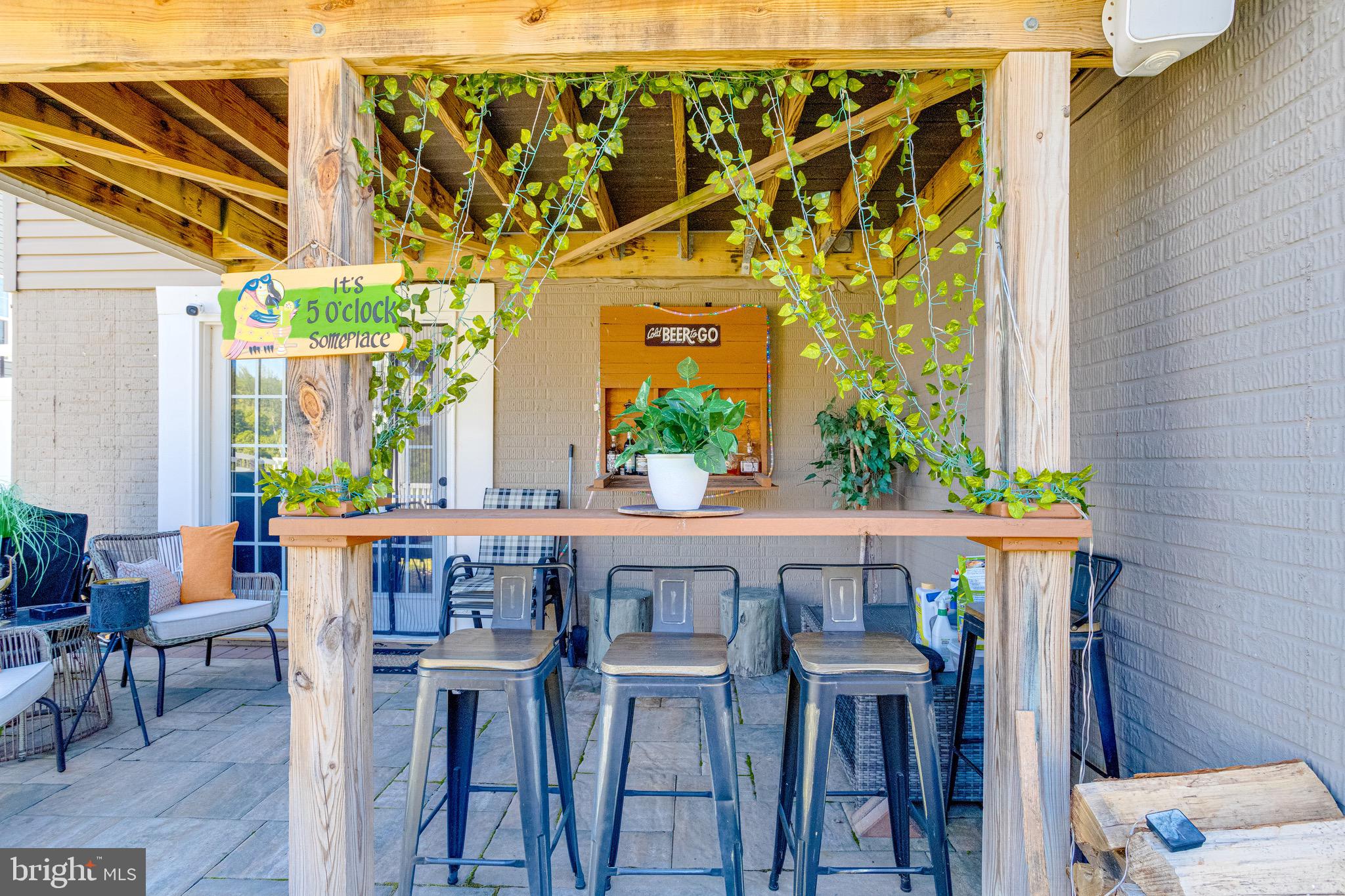 HAWKINS MANOR - Residential