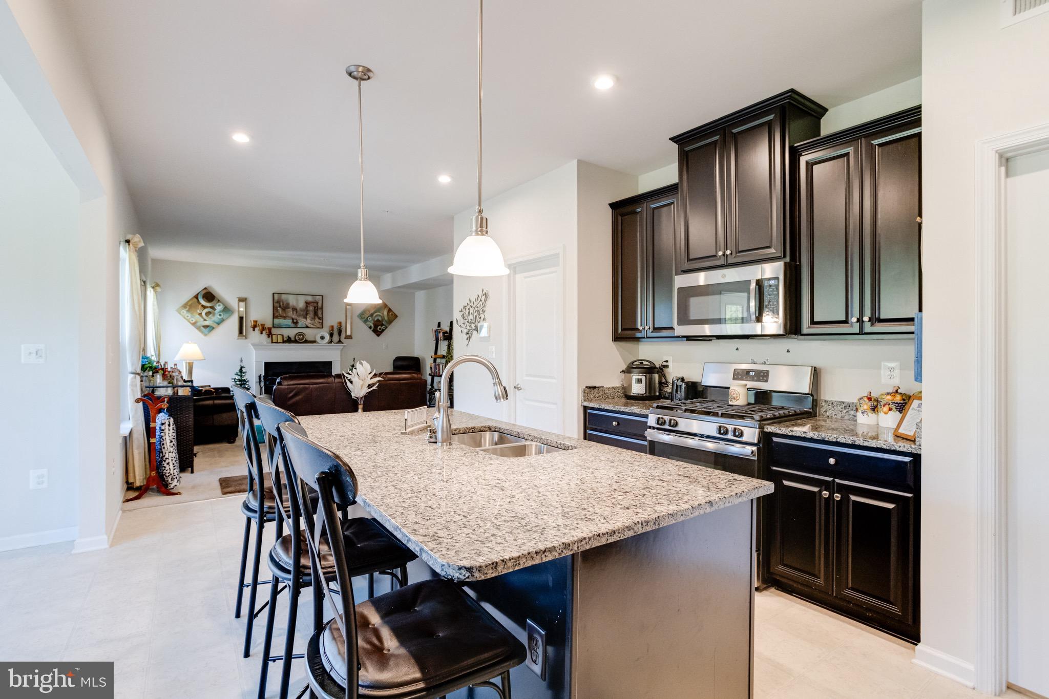 HAWKINS MANOR - Residential