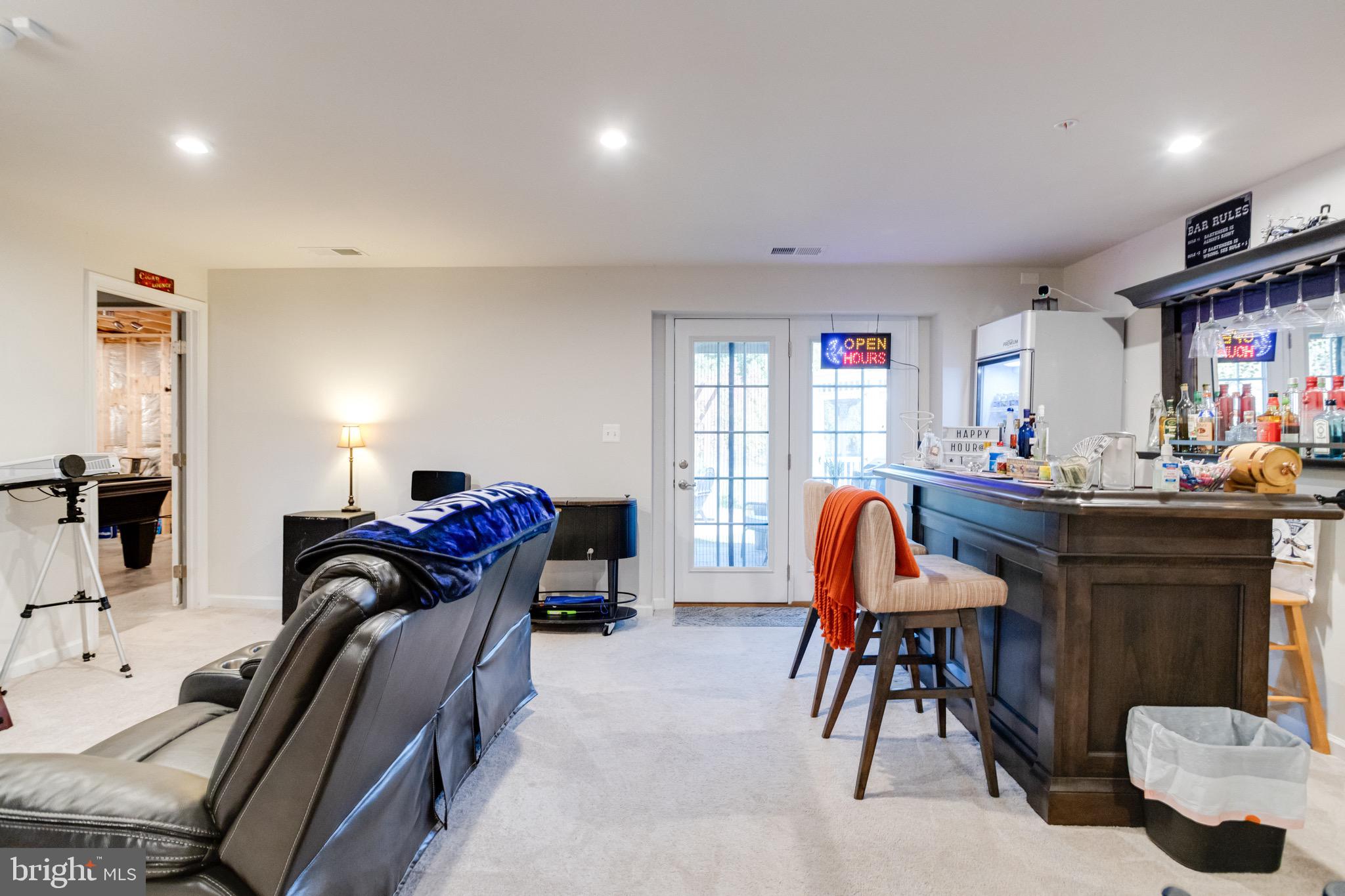 HAWKINS MANOR - Residential