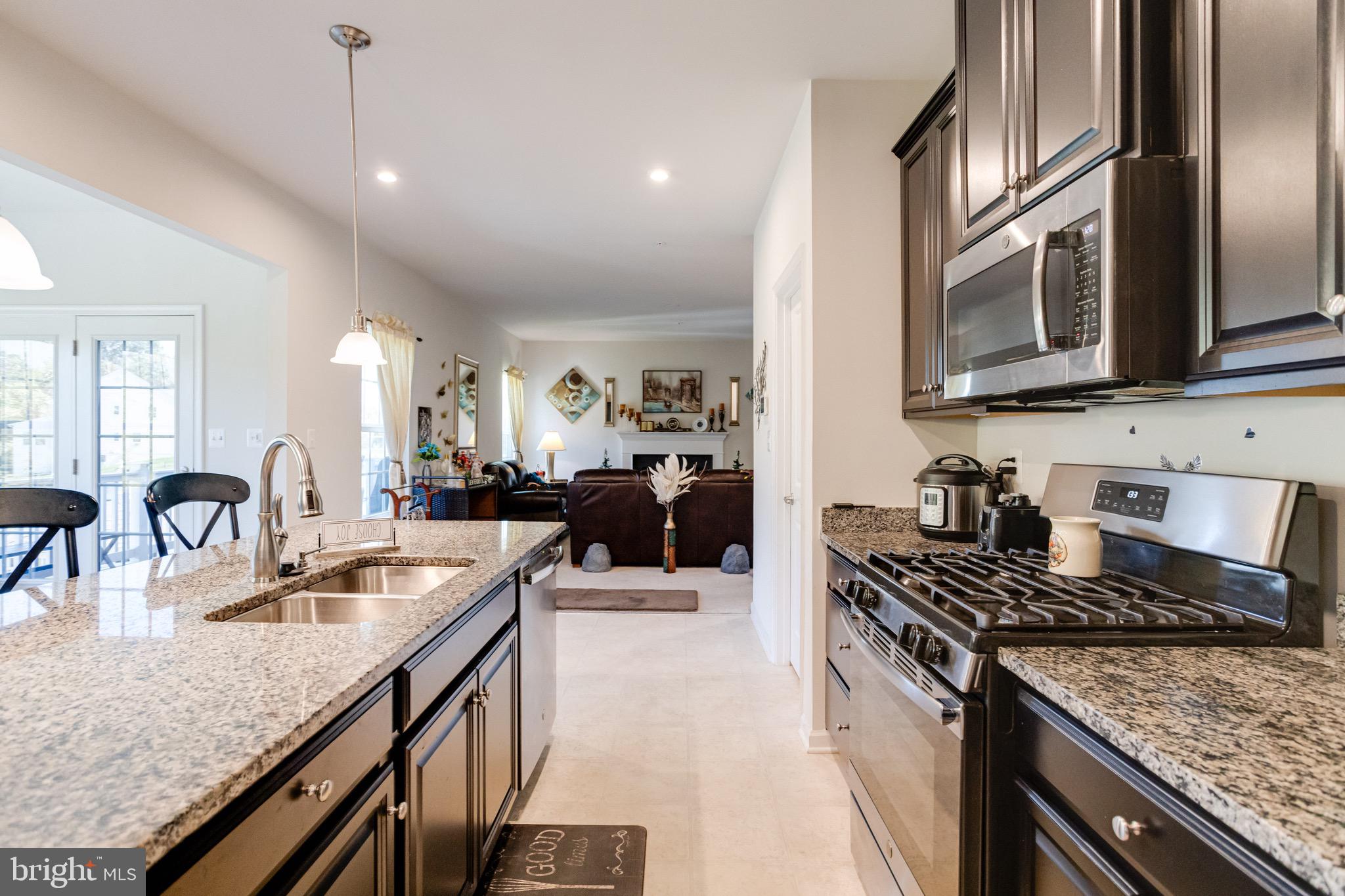 HAWKINS MANOR - Residential