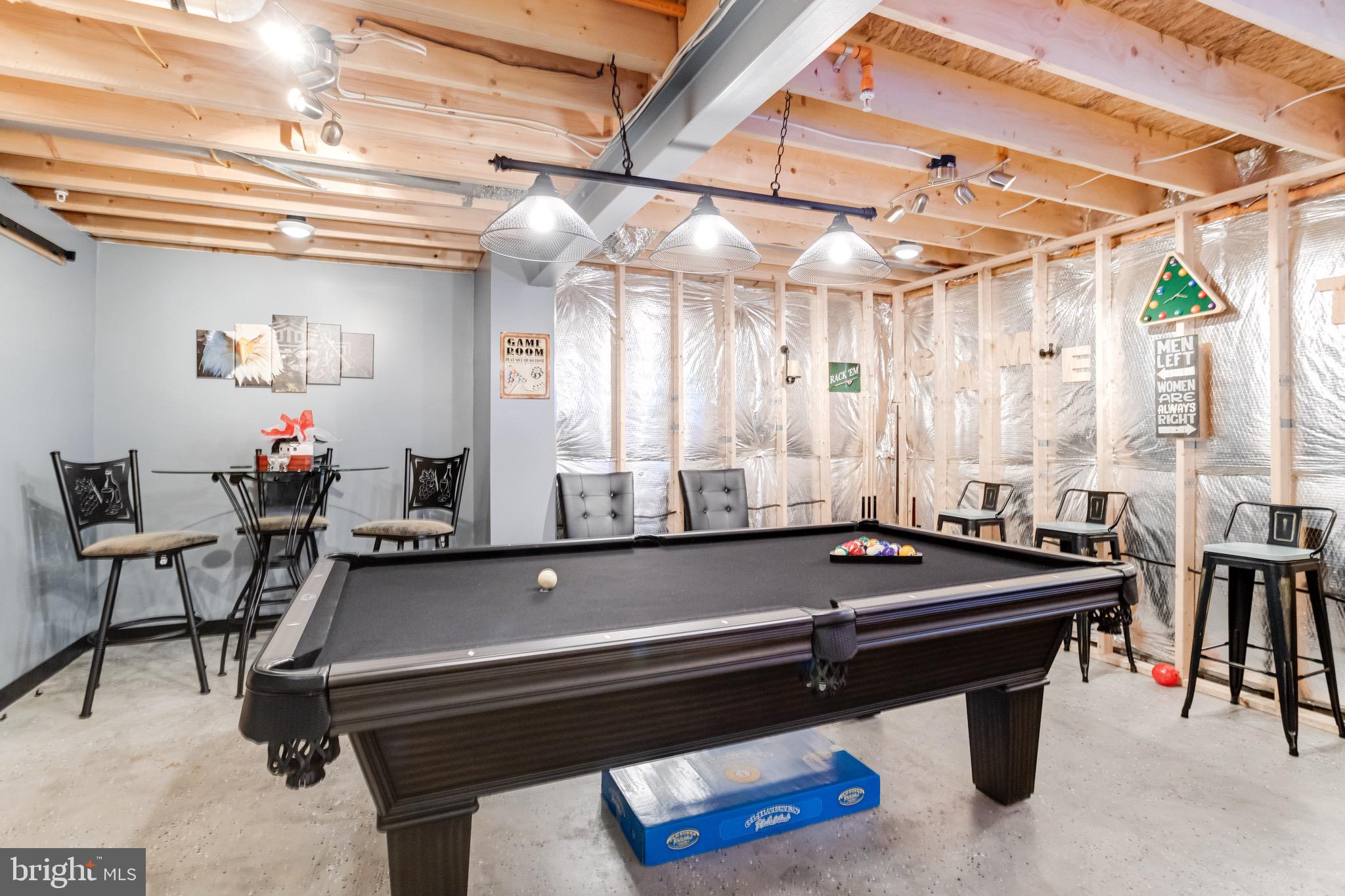 HAWKINS MANOR - Residential