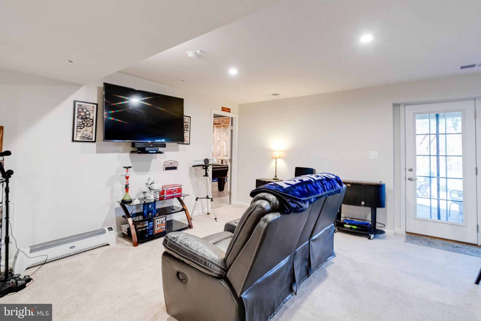 HAWKINS MANOR - Residential