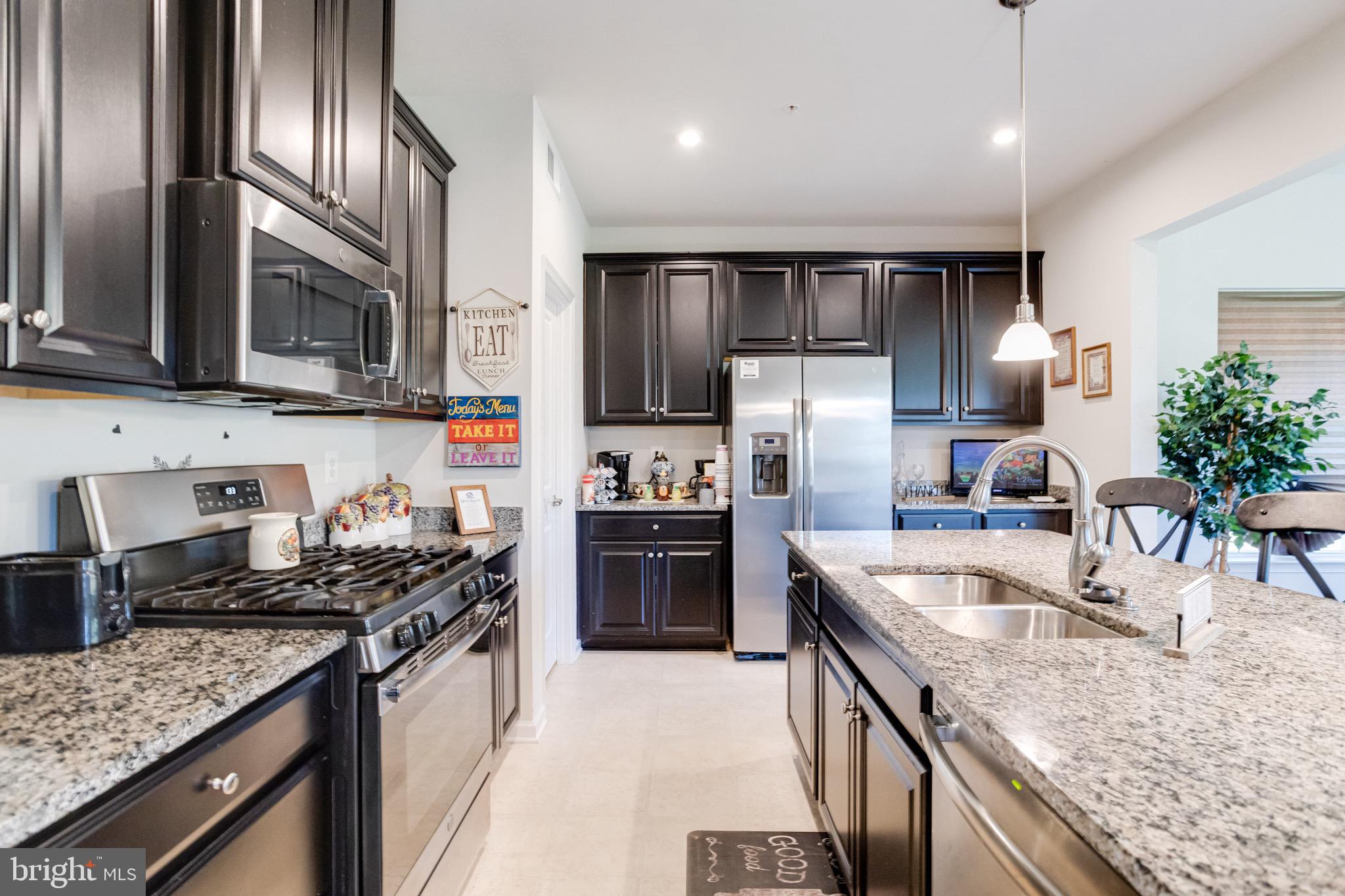 HAWKINS MANOR - Residential