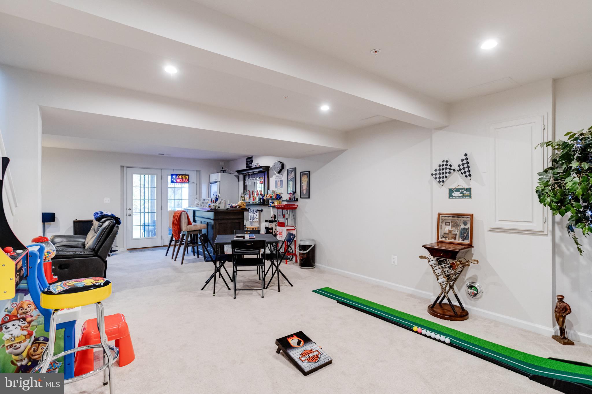 HAWKINS MANOR - Residential