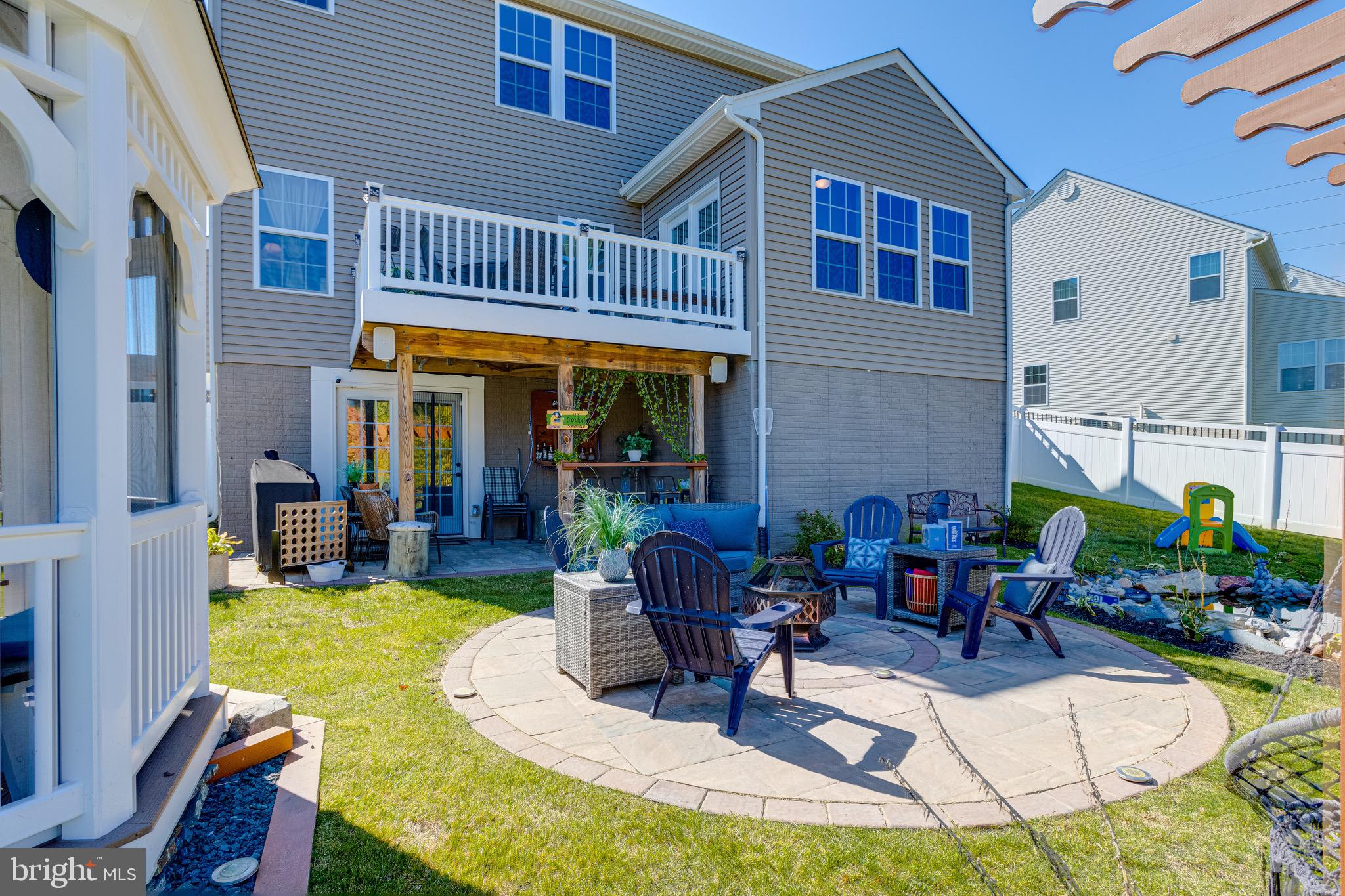 HAWKINS MANOR - Residential