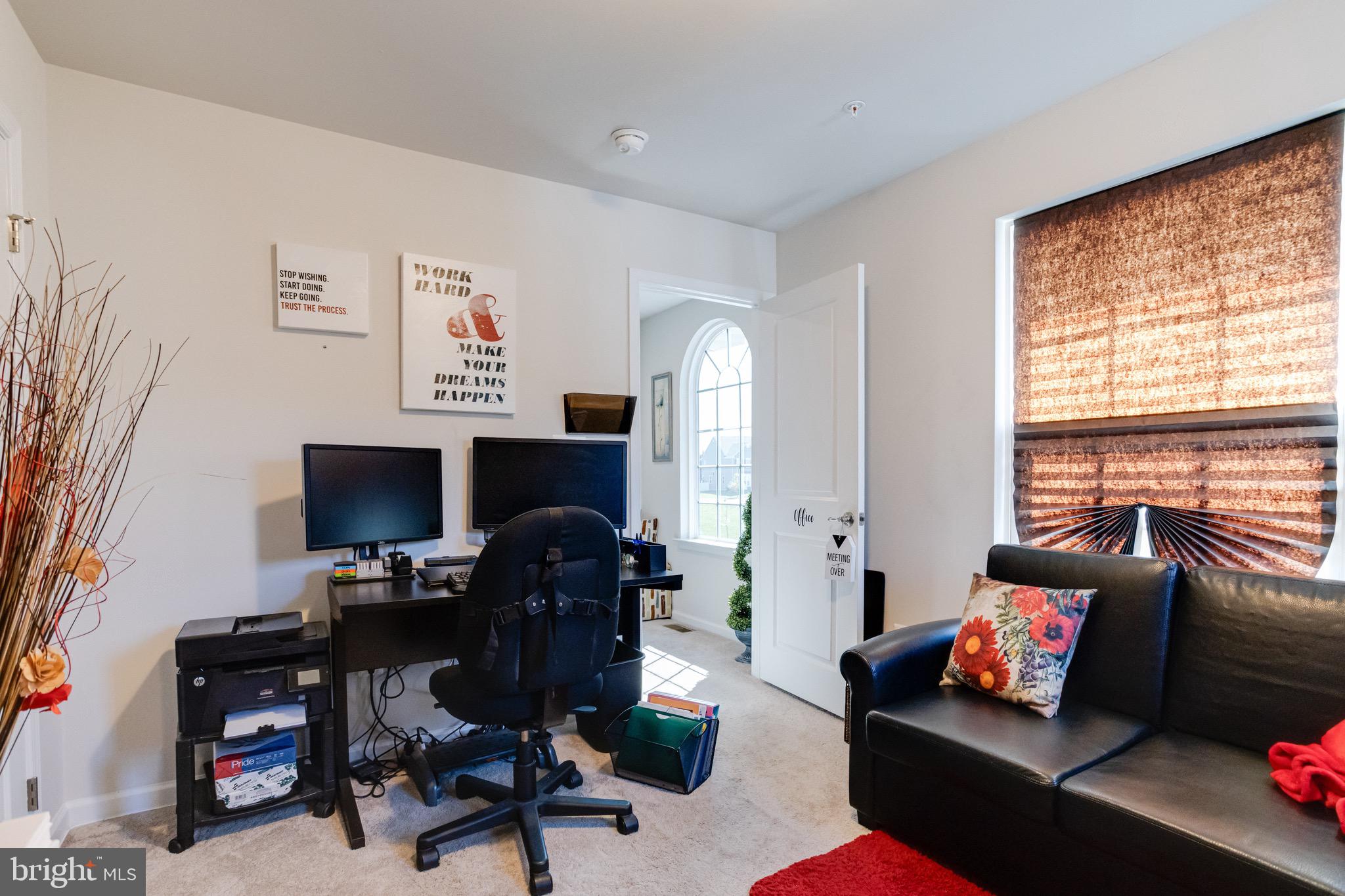 HAWKINS MANOR - Residential