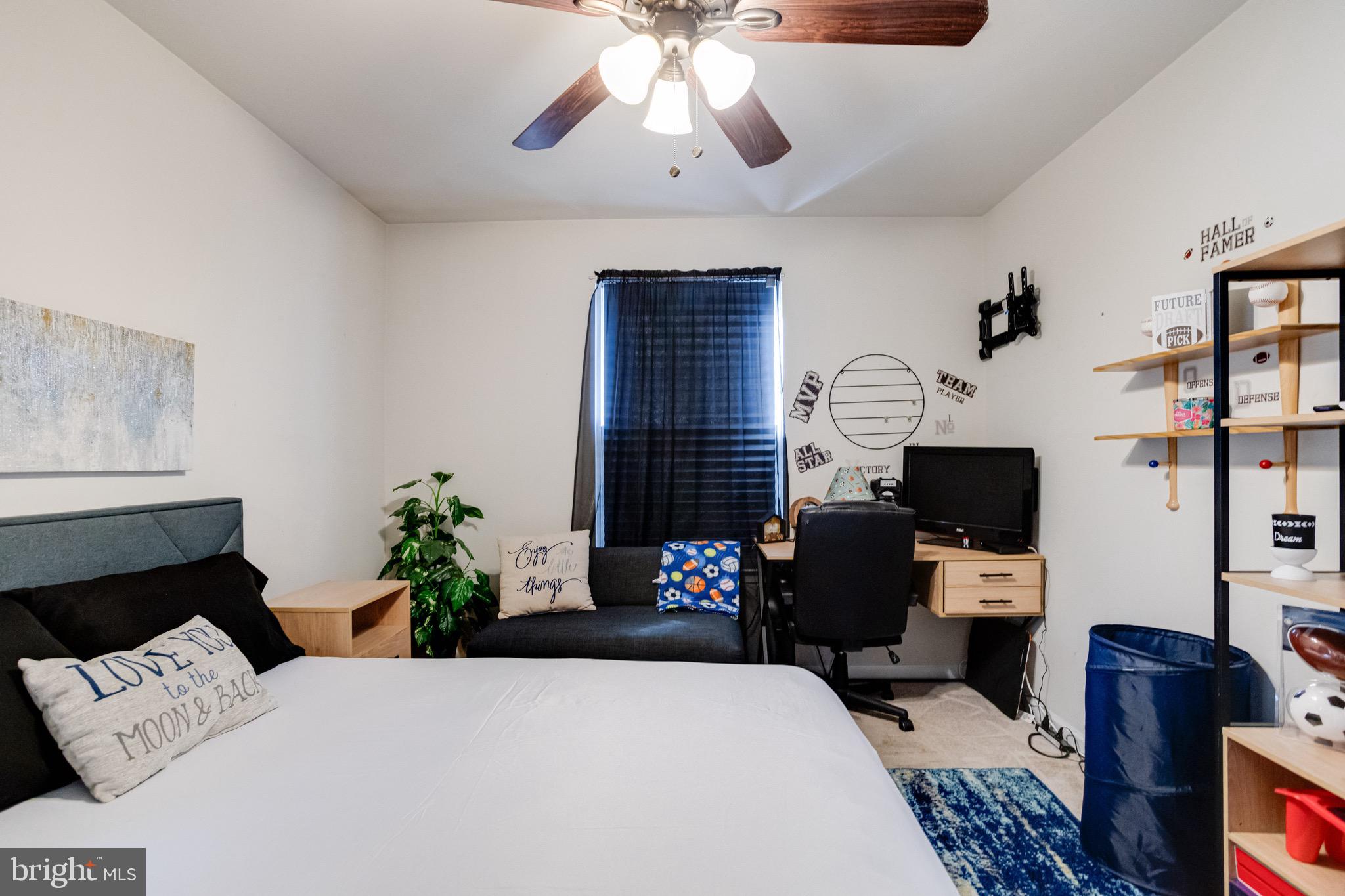 HAWKINS MANOR - Residential