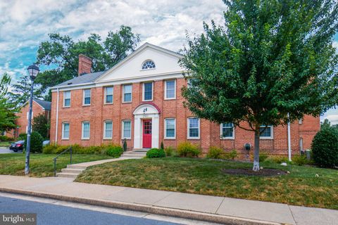 Condo For Rent - 2501 Arlington Boulevard #2<br/> ARLINGTON, VA 22201