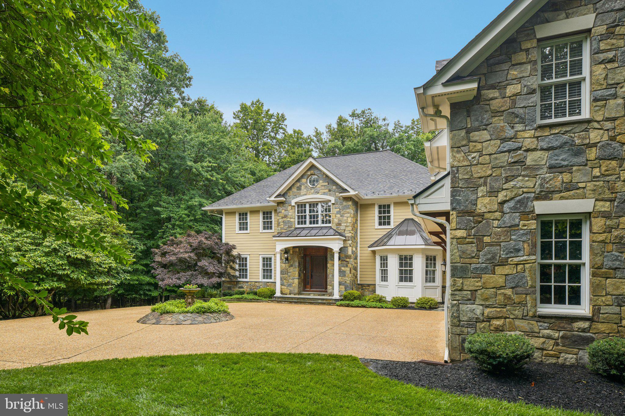 512 SENECA GREEN WAY