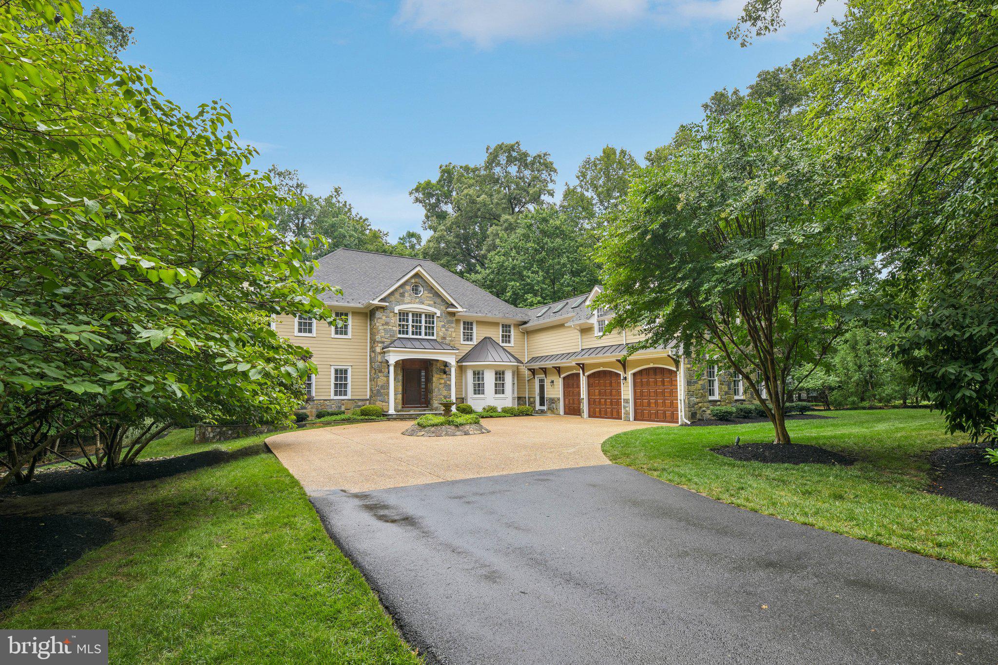 512 SENECA GREEN WAY