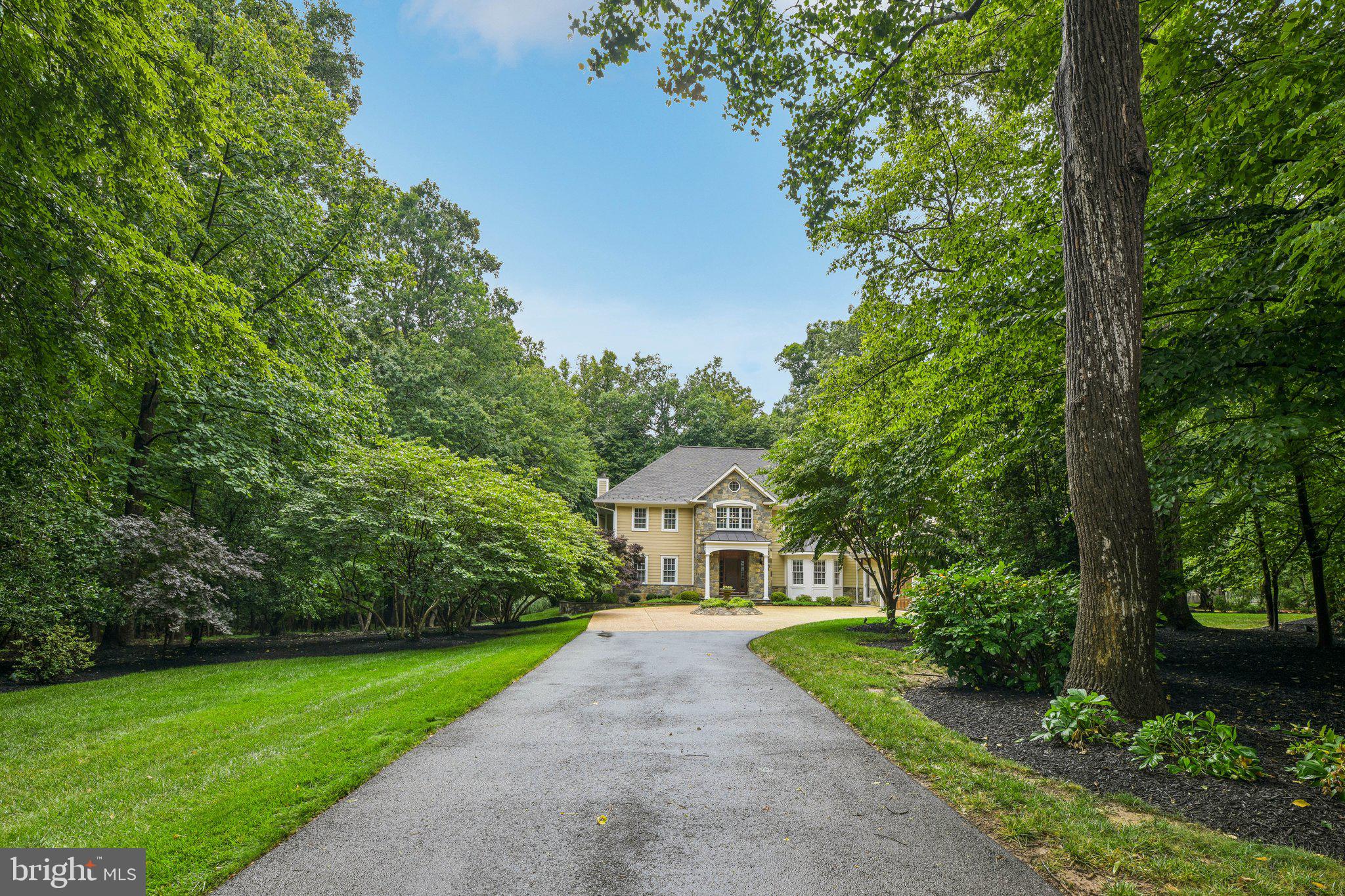 512 SENECA GREEN WAY