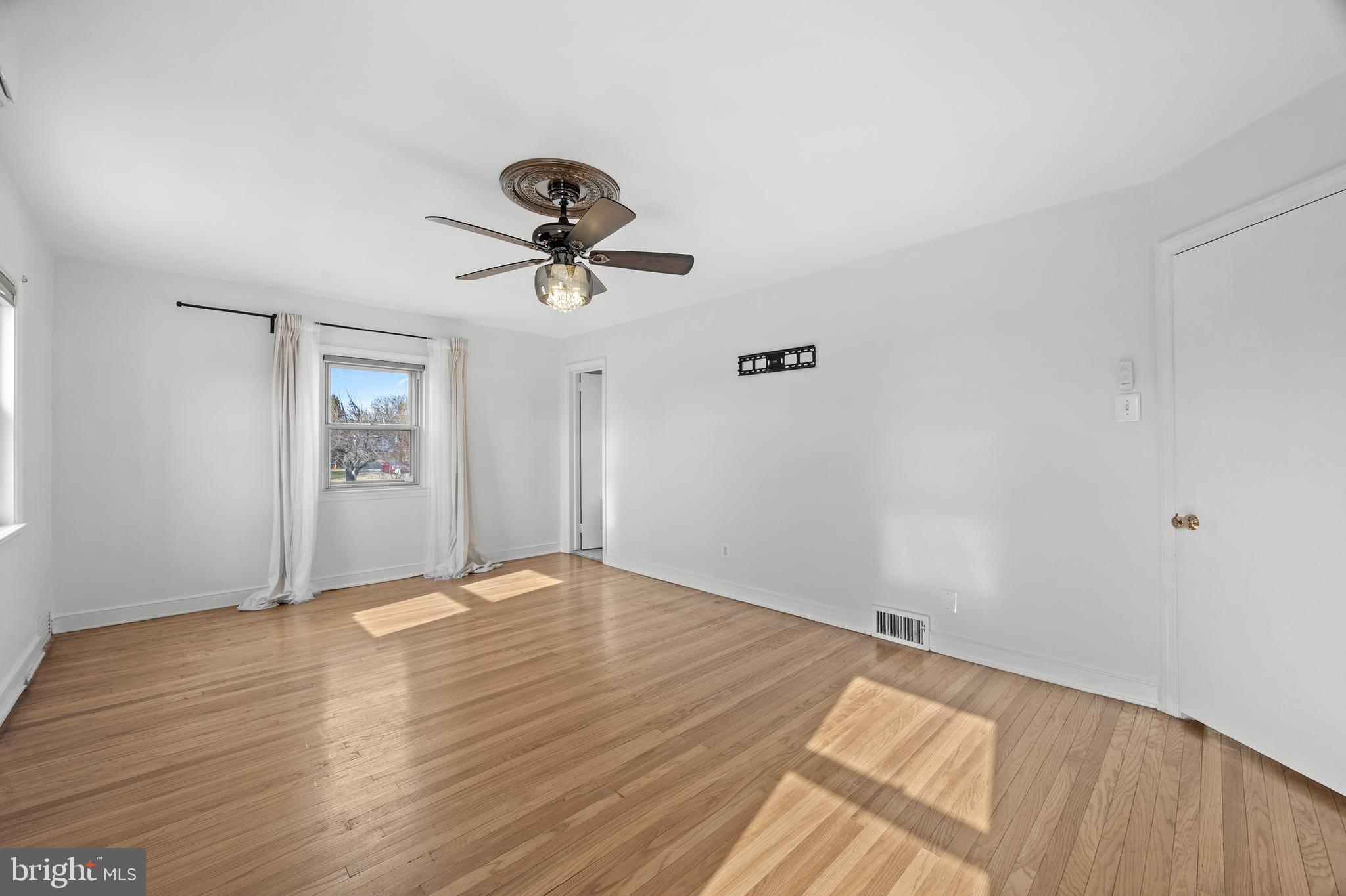 OAK LANE MANOR - Residential