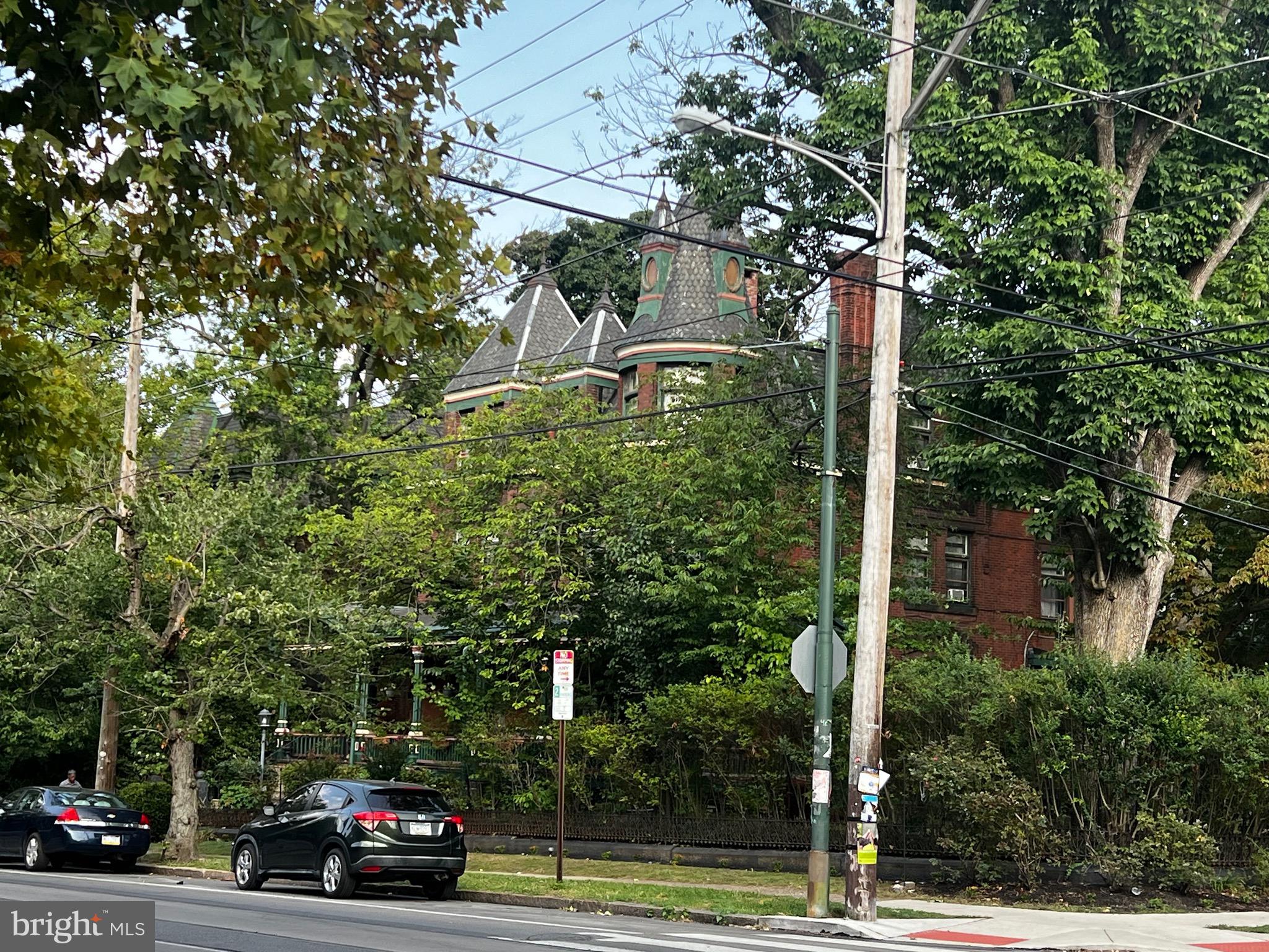 UNIVERSITY CITY - Commercial Sale