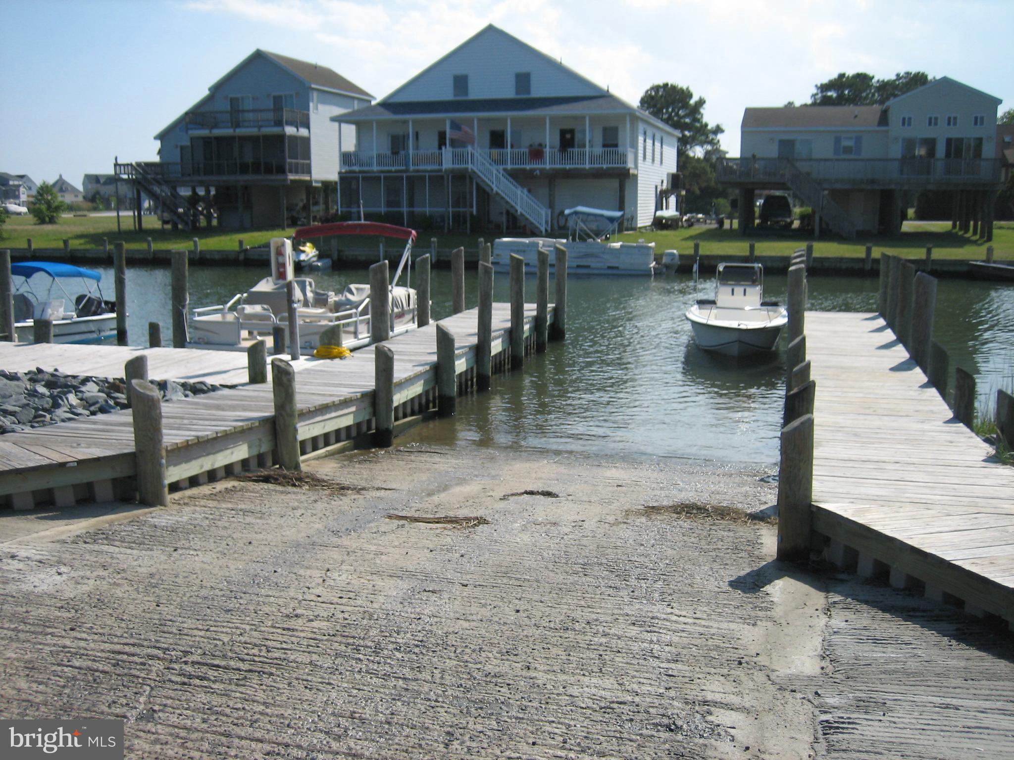 CAPTAIN'S COVE - Land
