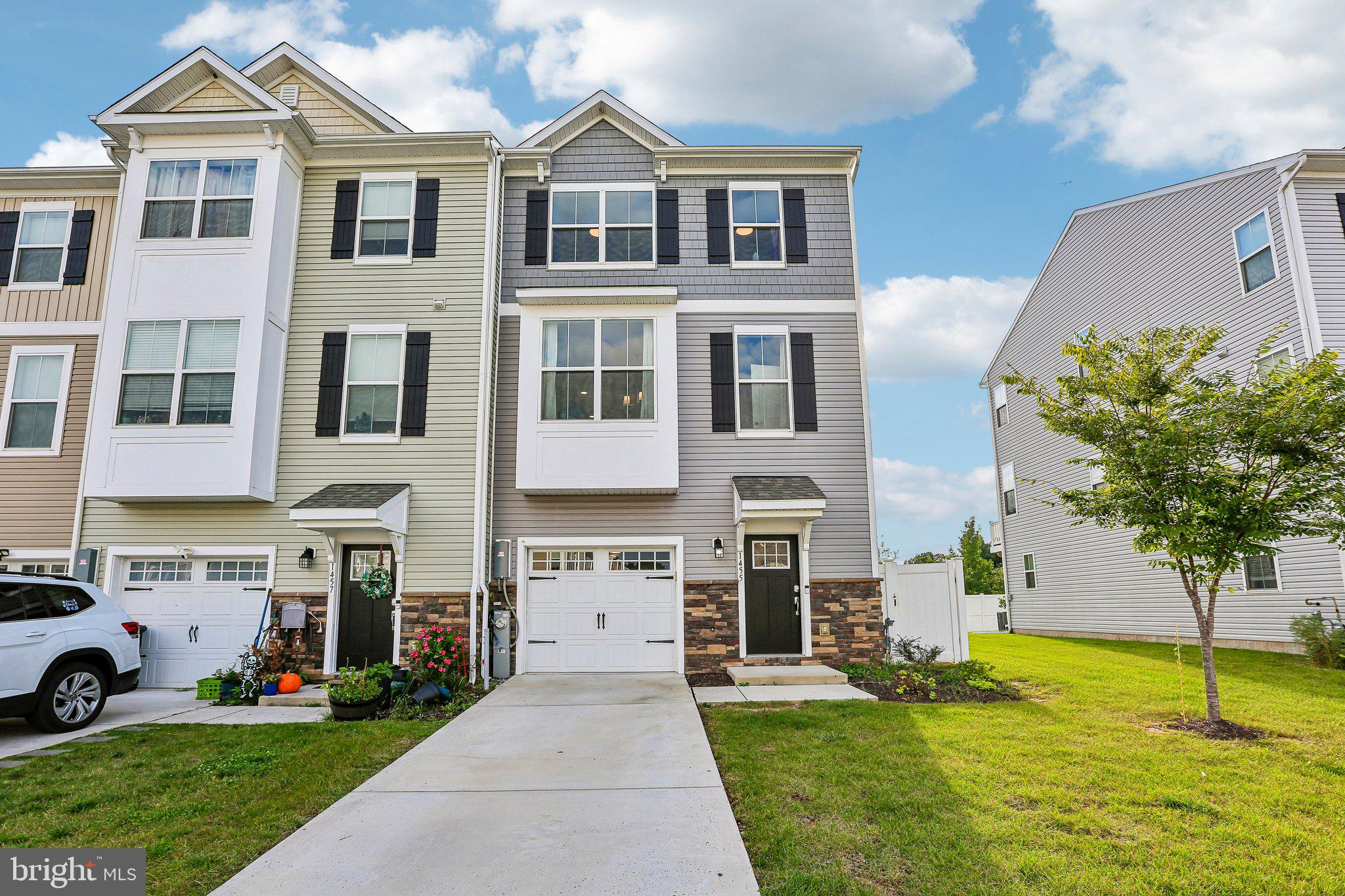 1455 HUDSON VIEW ROAD
