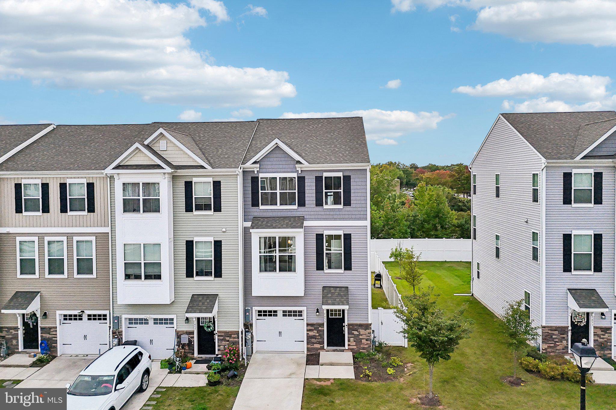1455 HUDSON VIEW ROAD