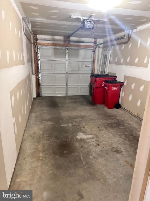 BRIAR RUN - Residential Lease