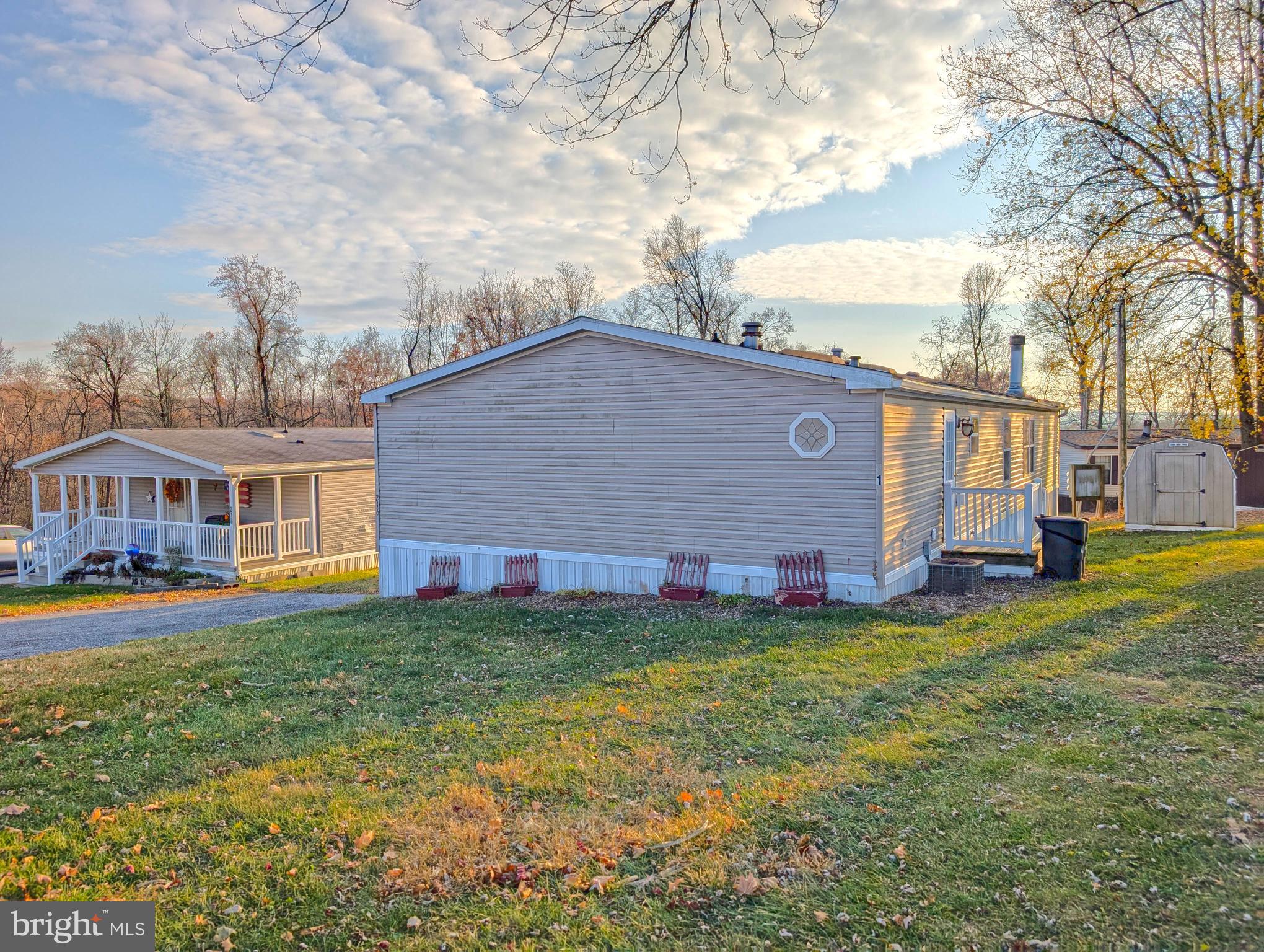 HIDE-AWAY MHP - Residential