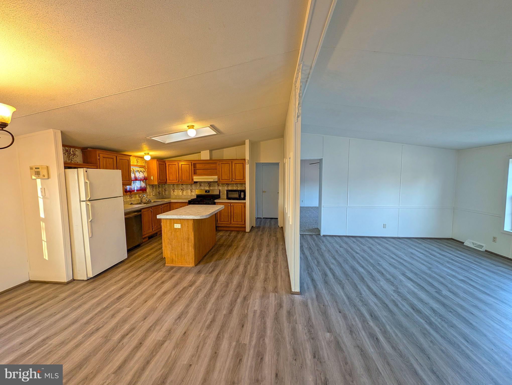 HIDE-AWAY MHP - Residential