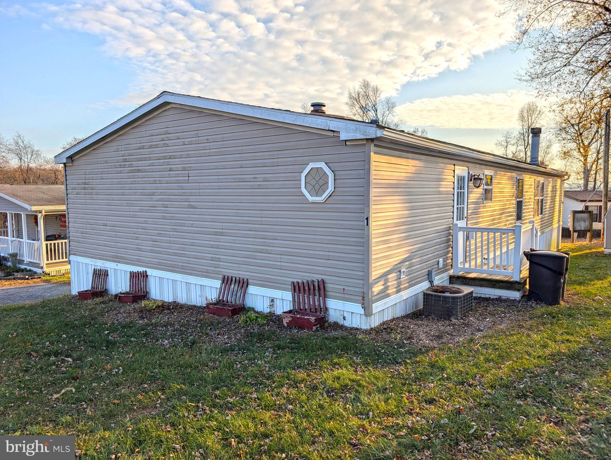 HIDE-AWAY MHP - Residential