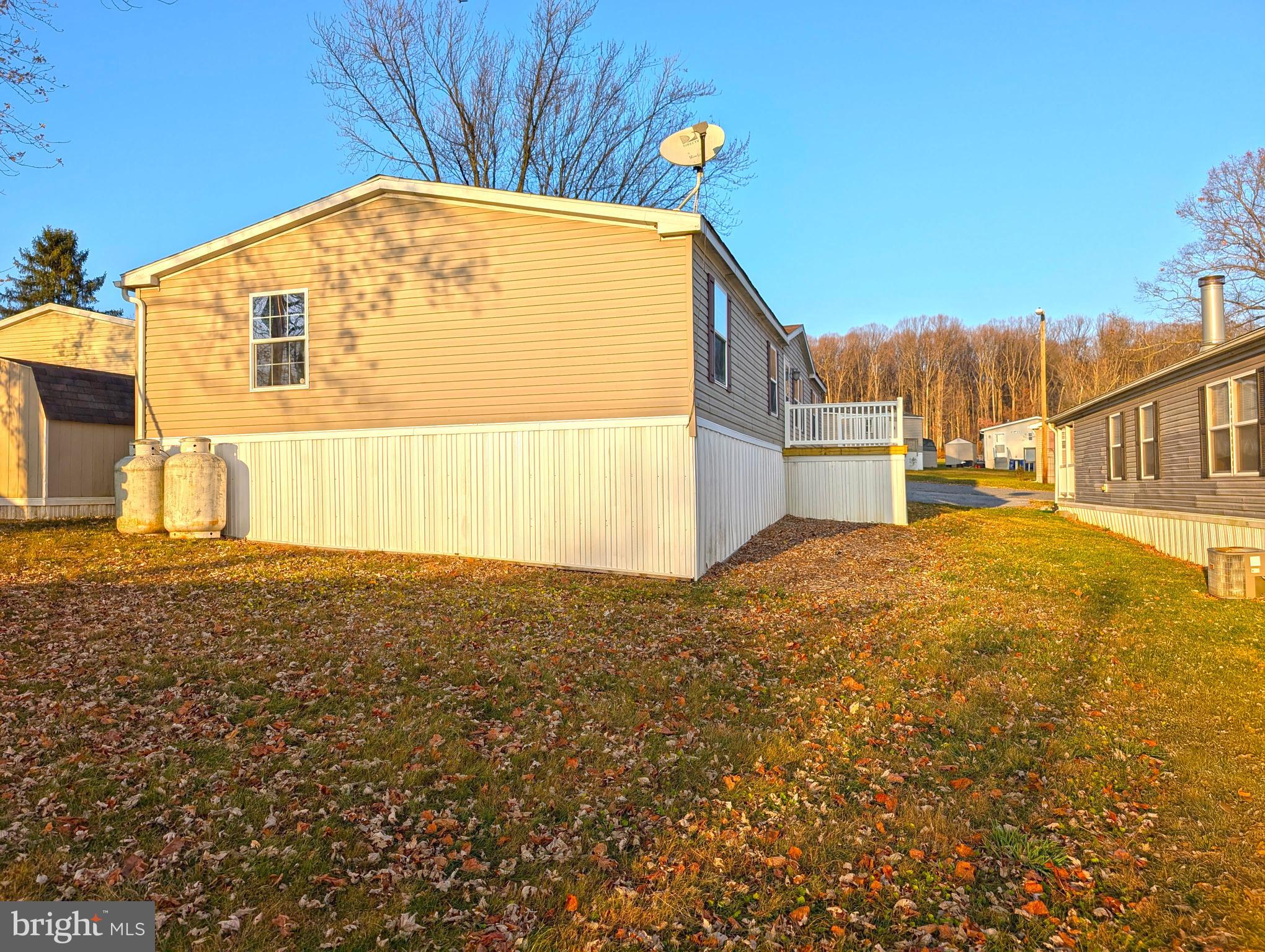 HIDE-AWAY MHP - Residential