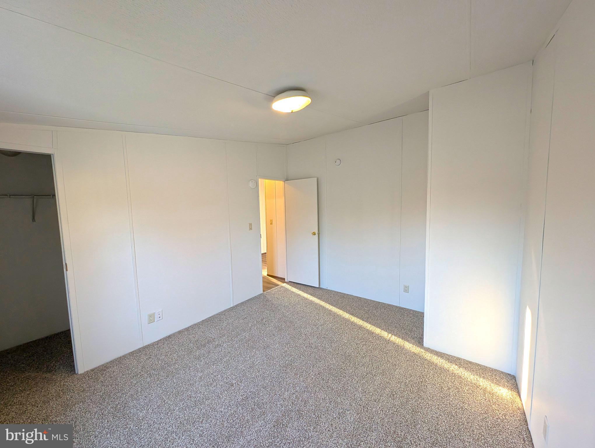 HIDE-AWAY MHP - Residential