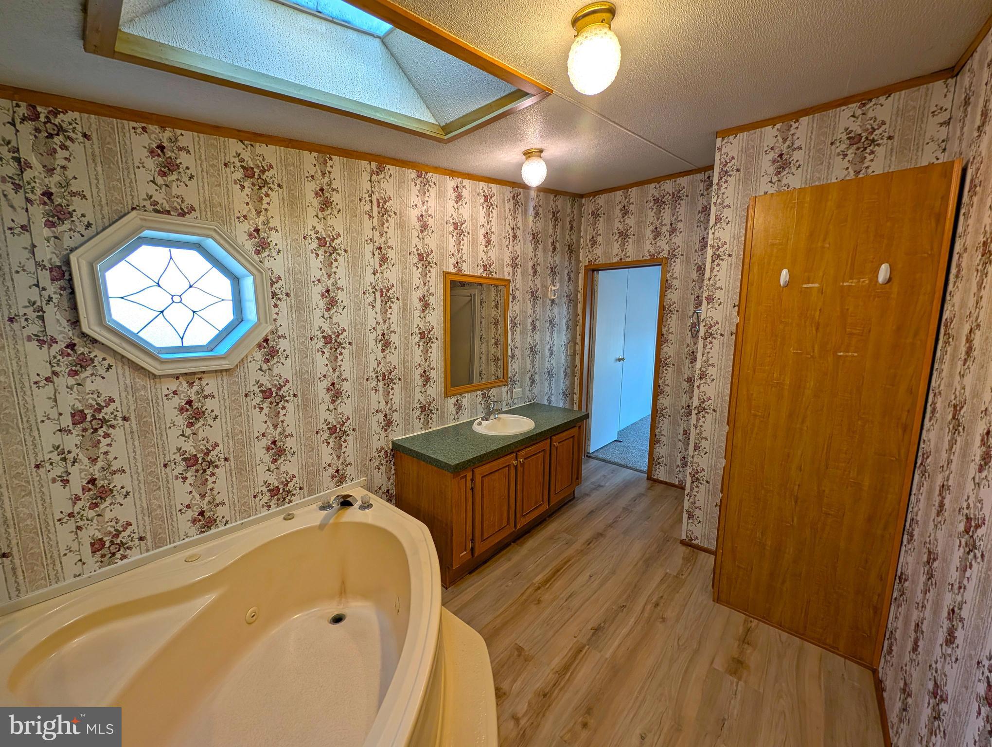 HIDE-AWAY MHP - Residential