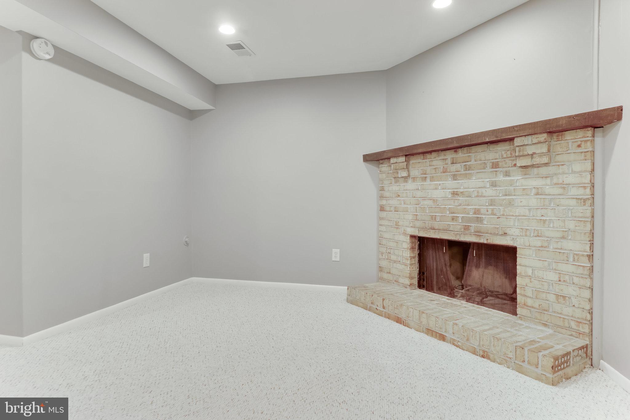 CHERRY HILL TOWNHOUSES - Residential Lease