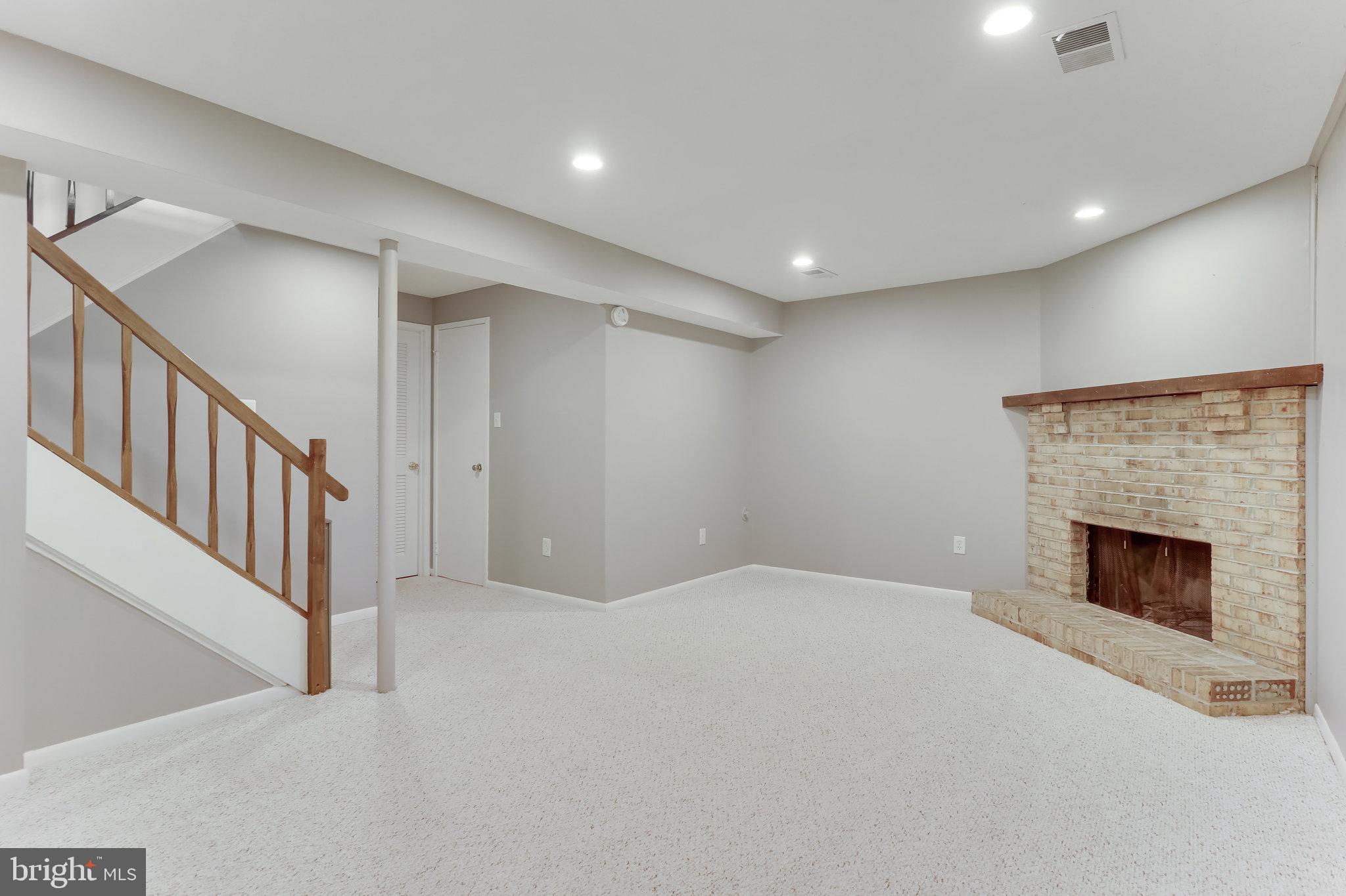 CHERRY HILL TOWNHOUSES - Residential Lease