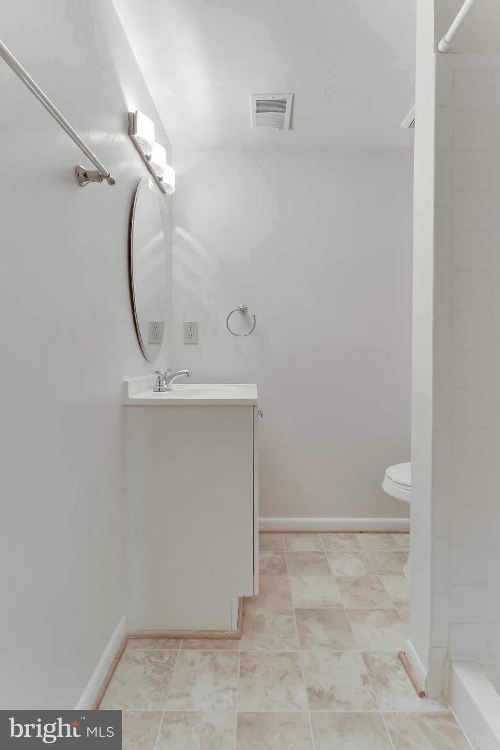 CHERRY HILL TOWNHOUSES - Residential Lease