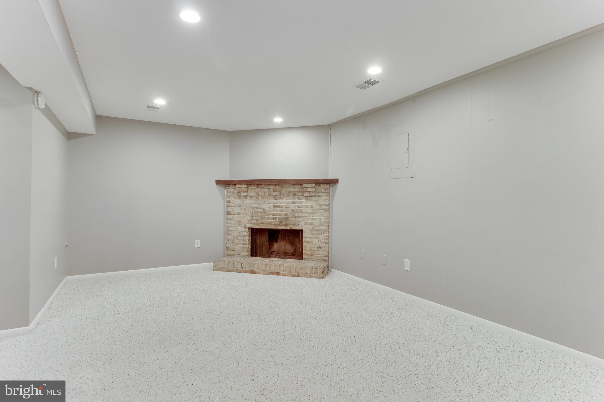 CHERRY HILL TOWNHOUSES - Residential Lease