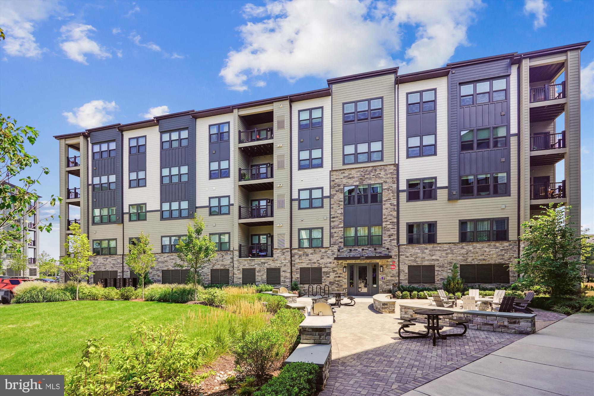 WOODLAND PARK STATION - Residential