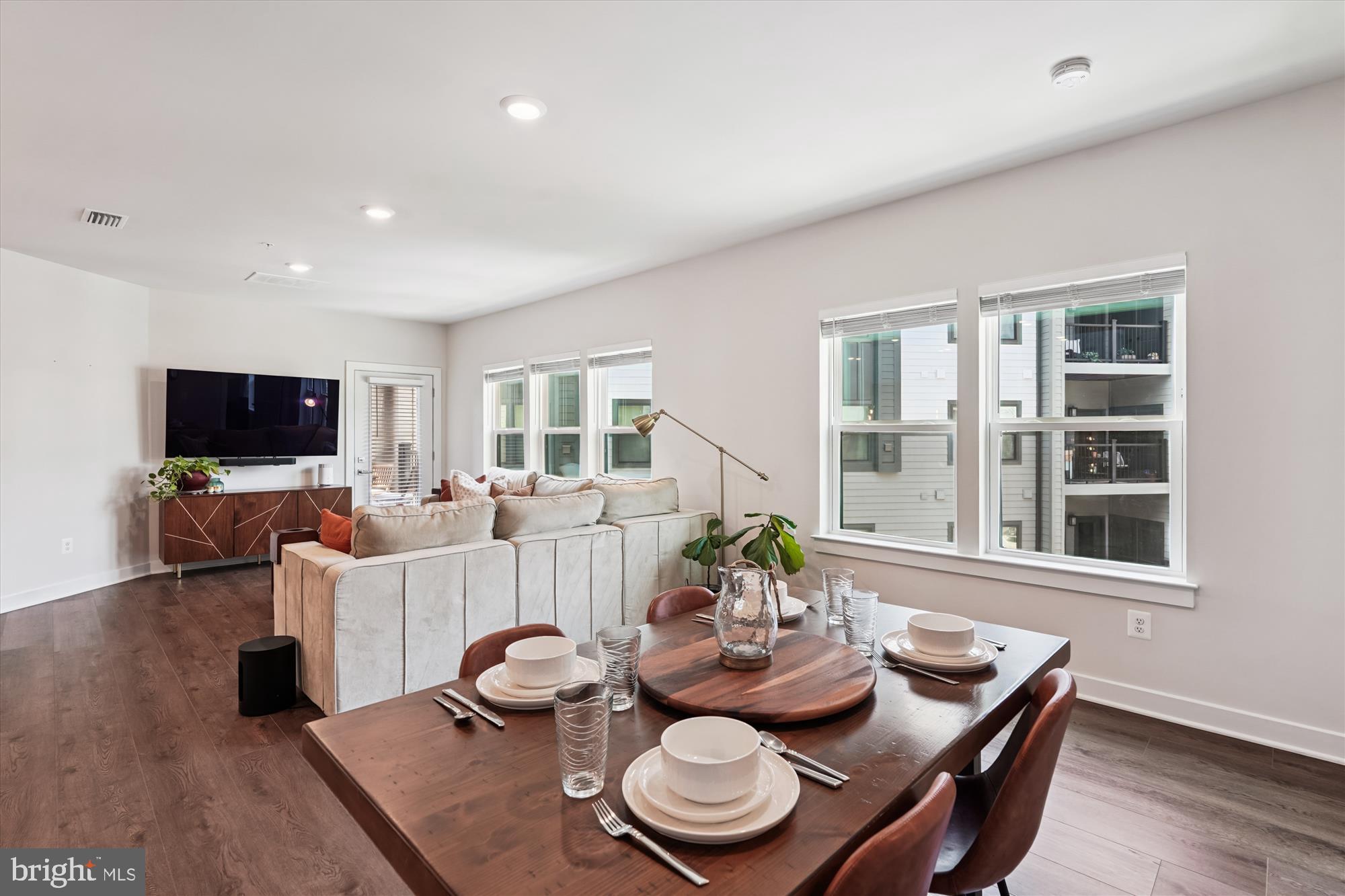 WOODLAND PARK STATION - Residential