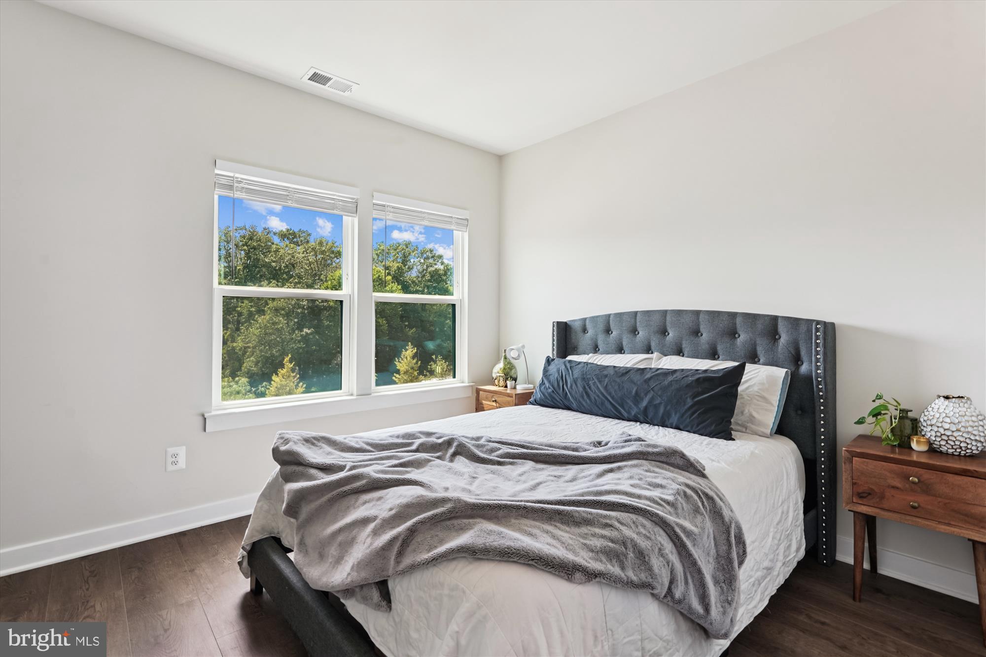 WOODLAND PARK STATION - Residential