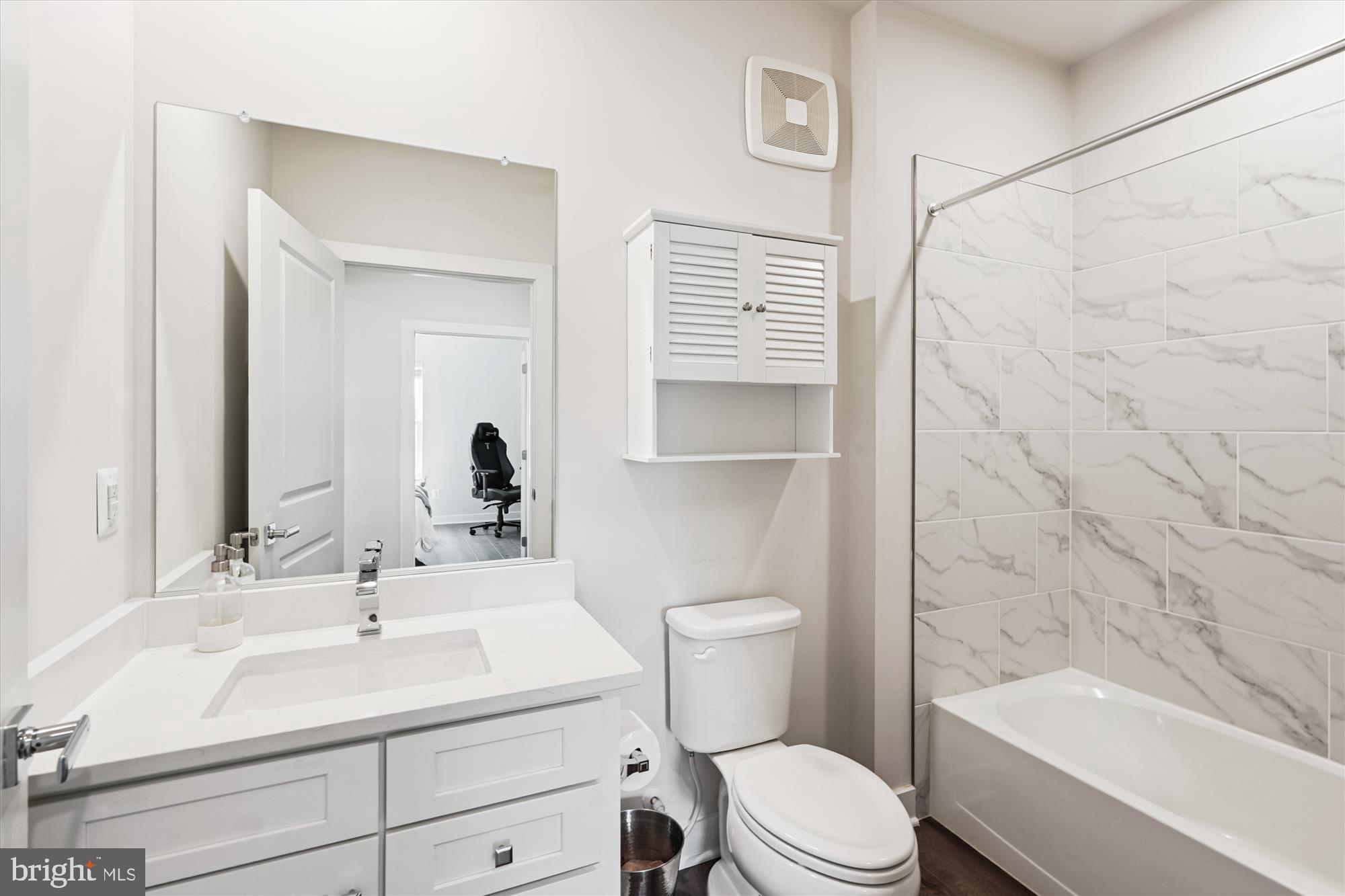 WOODLAND PARK STATION - Residential