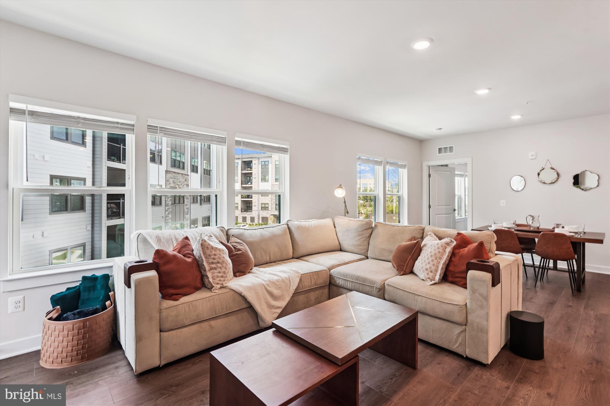 WOODLAND PARK STATION - Residential