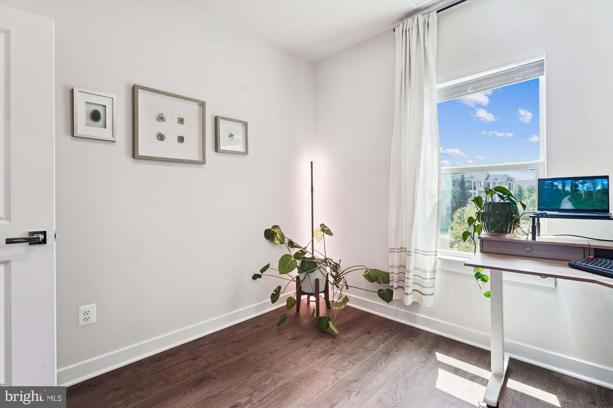 WOODLAND PARK STATION - Residential