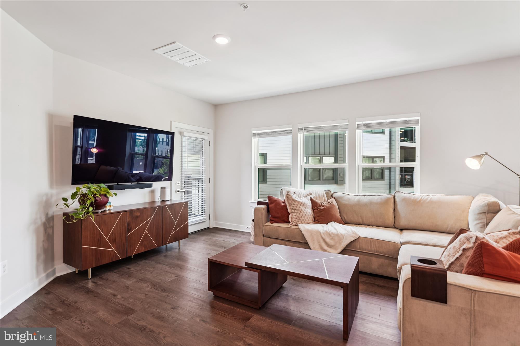 WOODLAND PARK STATION - Residential