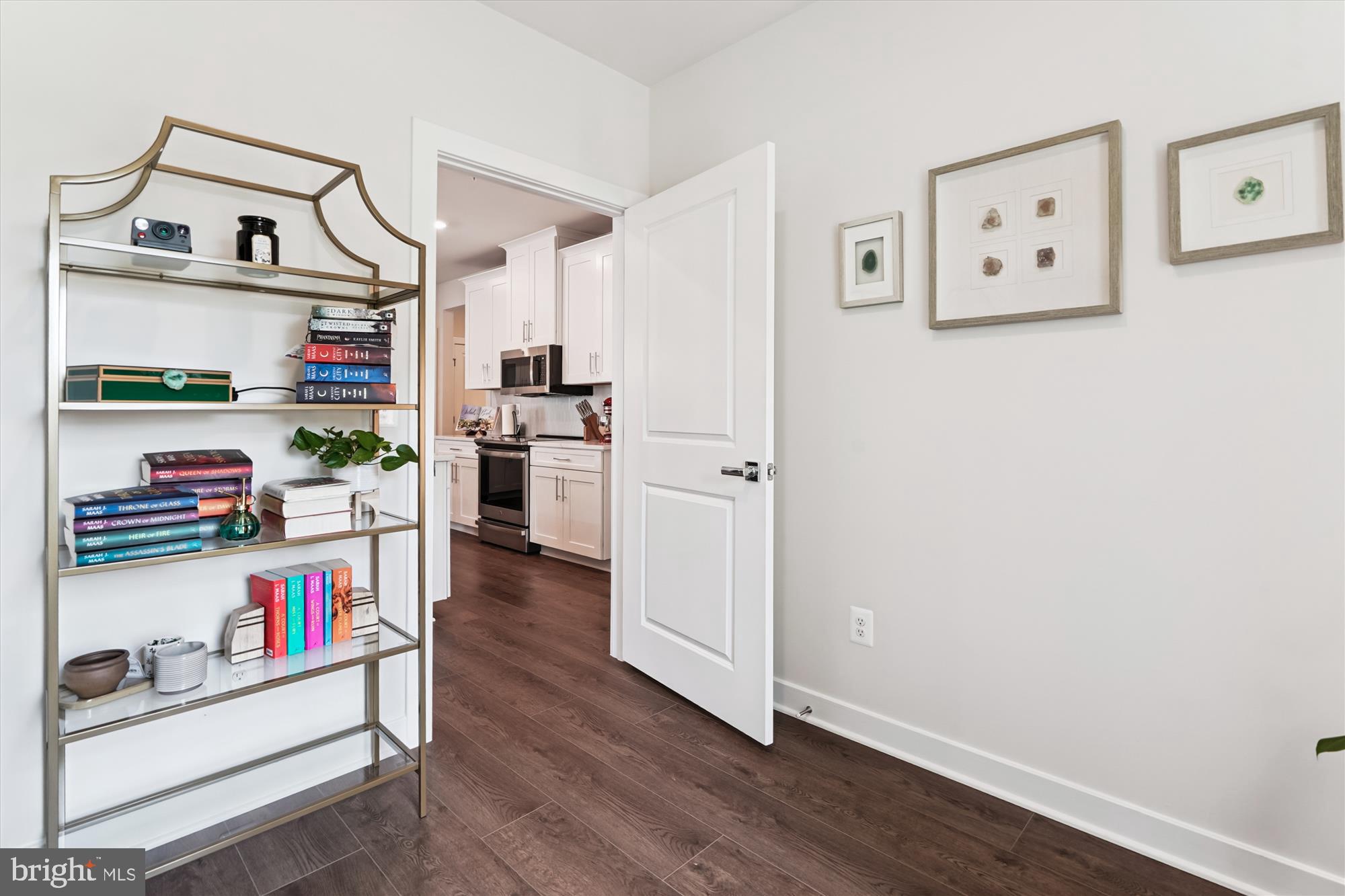 WOODLAND PARK STATION - Residential