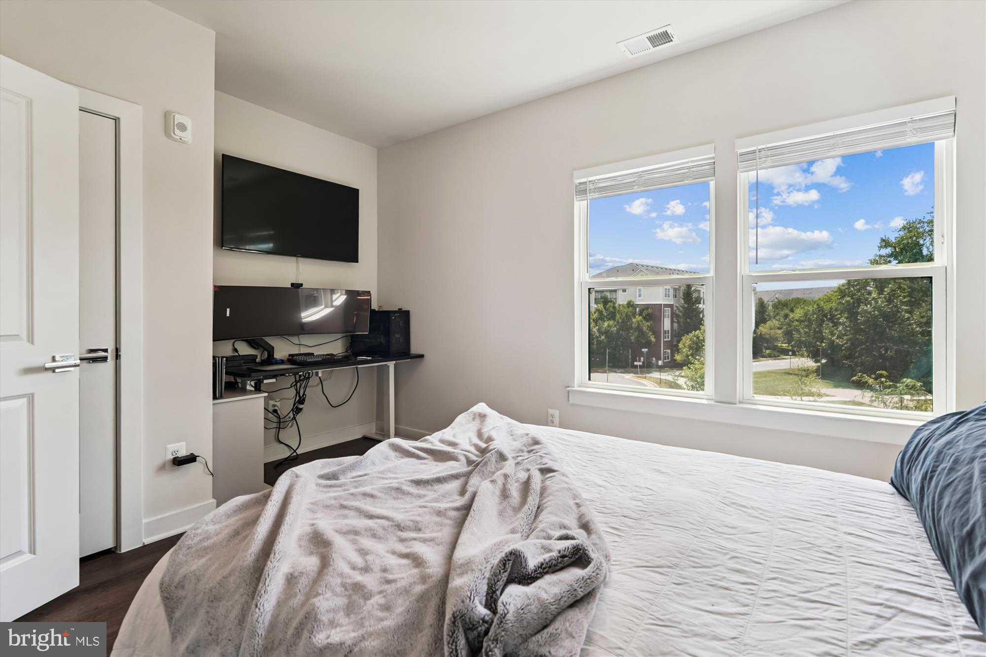 WOODLAND PARK STATION - Residential