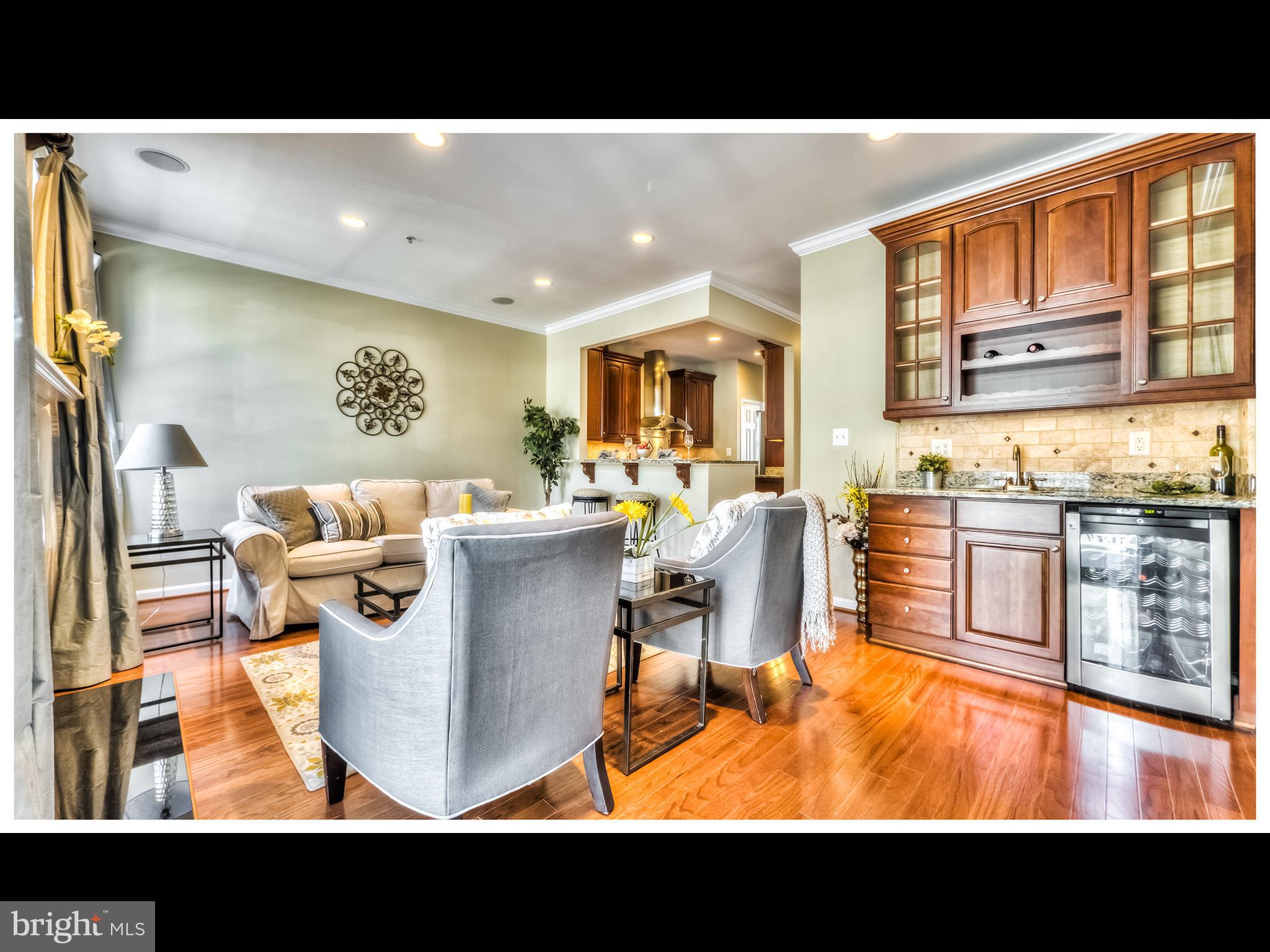 LOCUST POINT - Residential