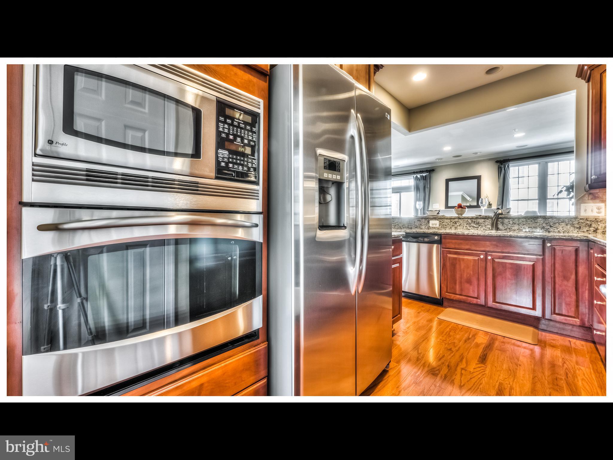 LOCUST POINT - Residential