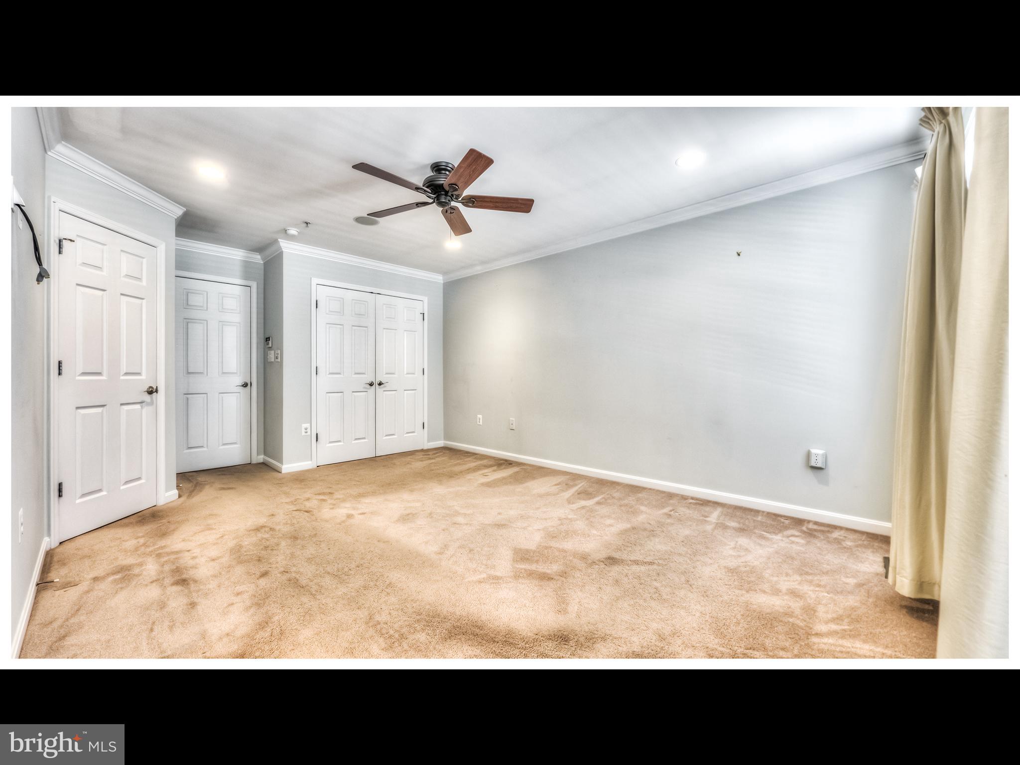 LOCUST POINT - Residential