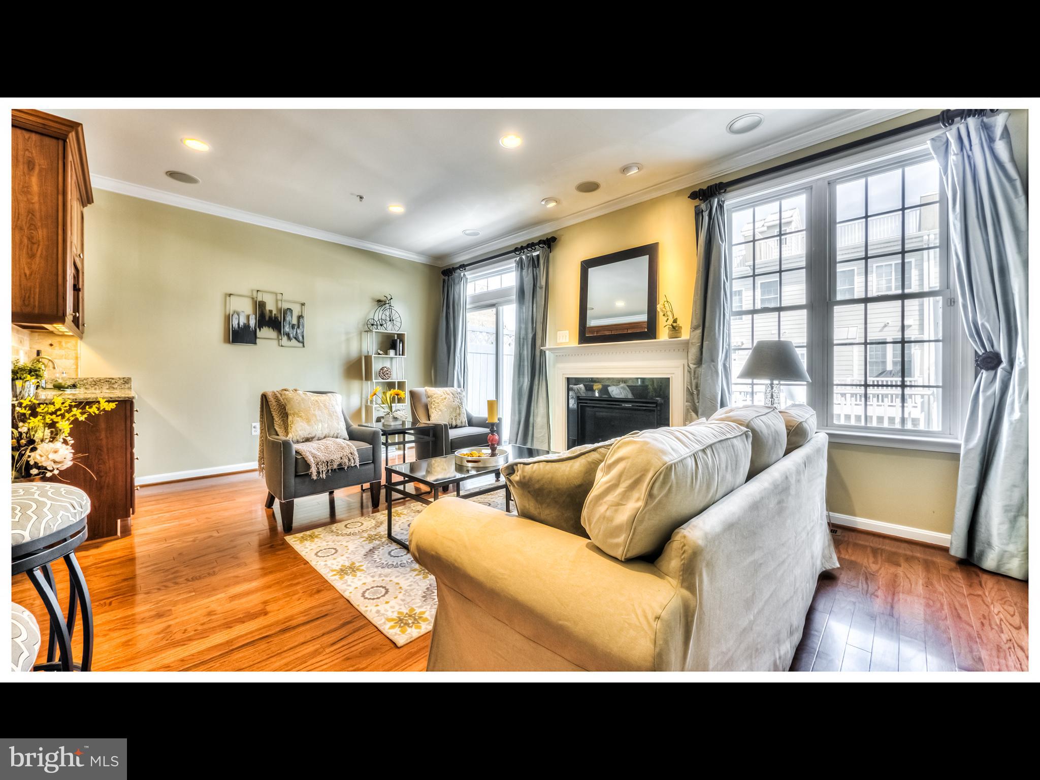 LOCUST POINT - Residential